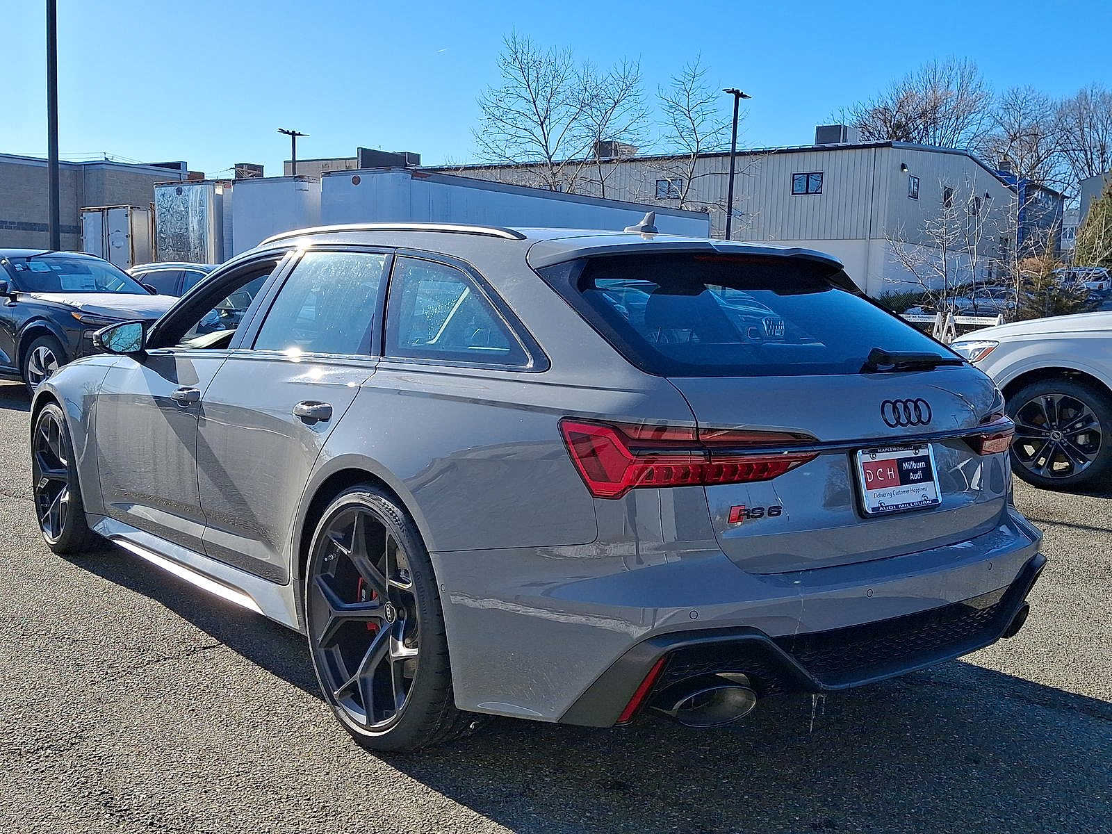 Thumbnail: 2025 Audi RS 6 - 11
