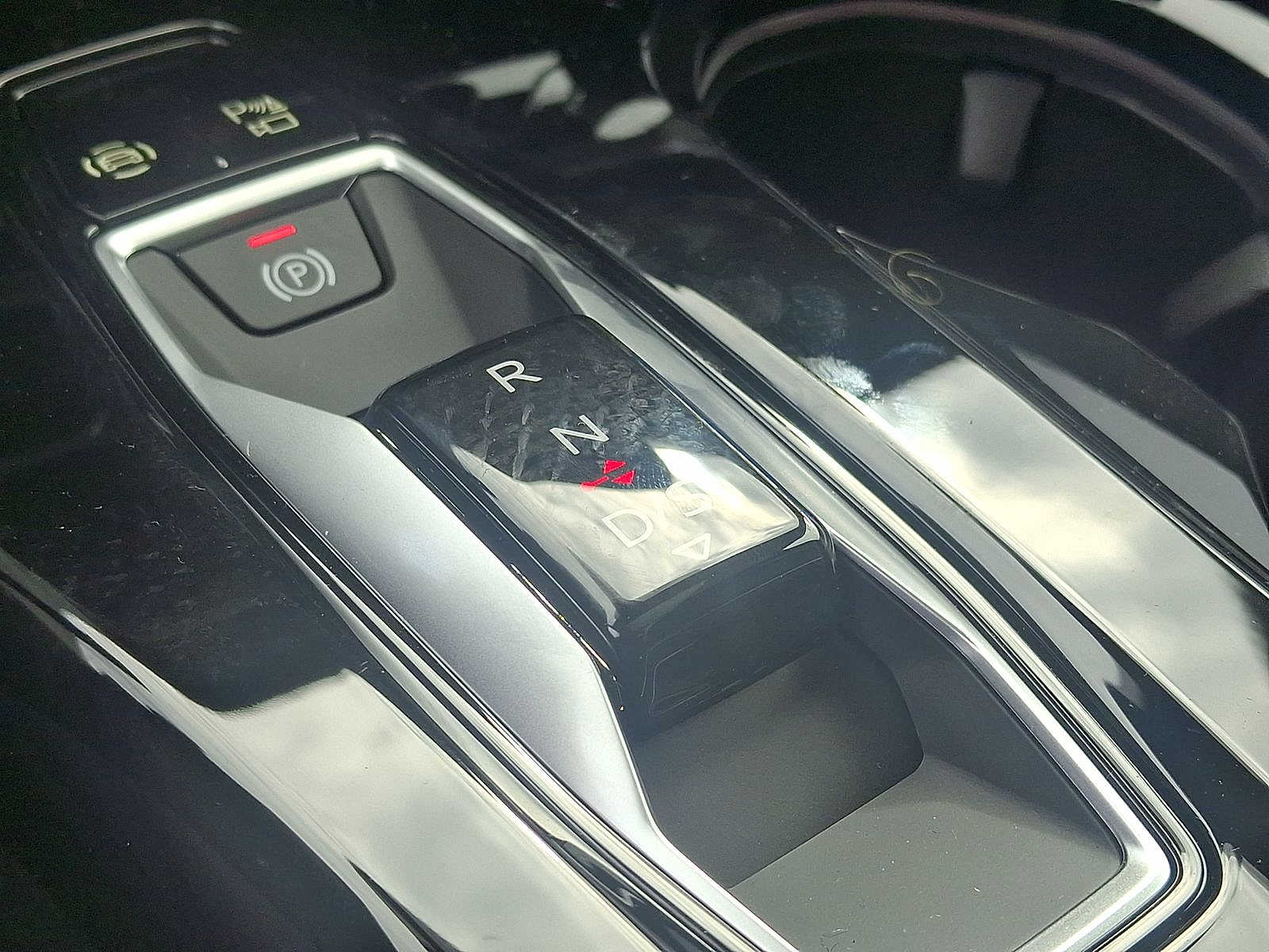 Thumbnail: 2025 Audi Q5 - 14