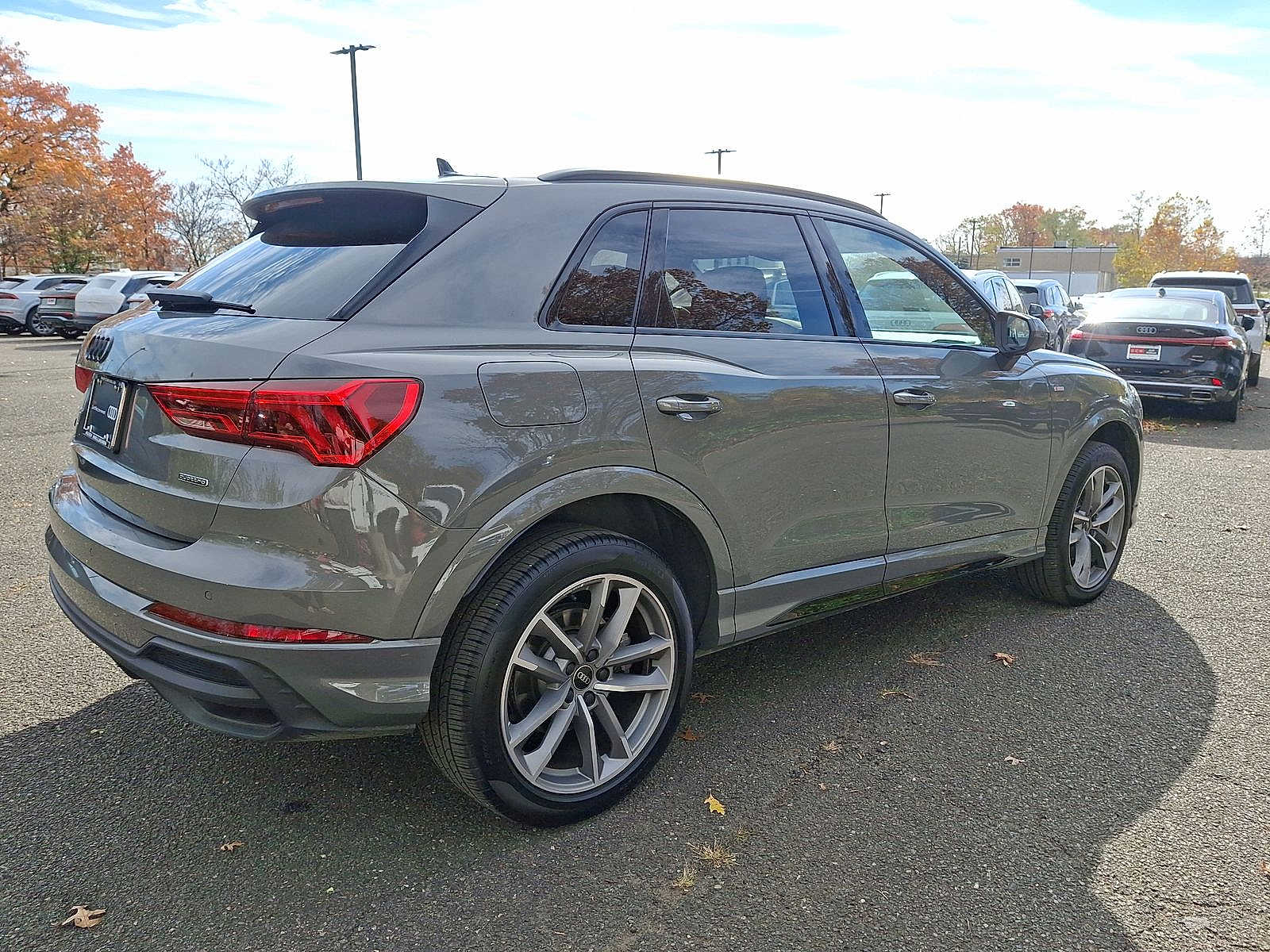 Thumbnail: 2025 Audi Q3 - 25