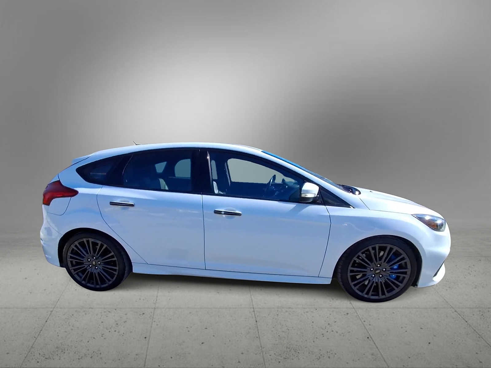 Thumbnail: 2017 Ford Focus - 9