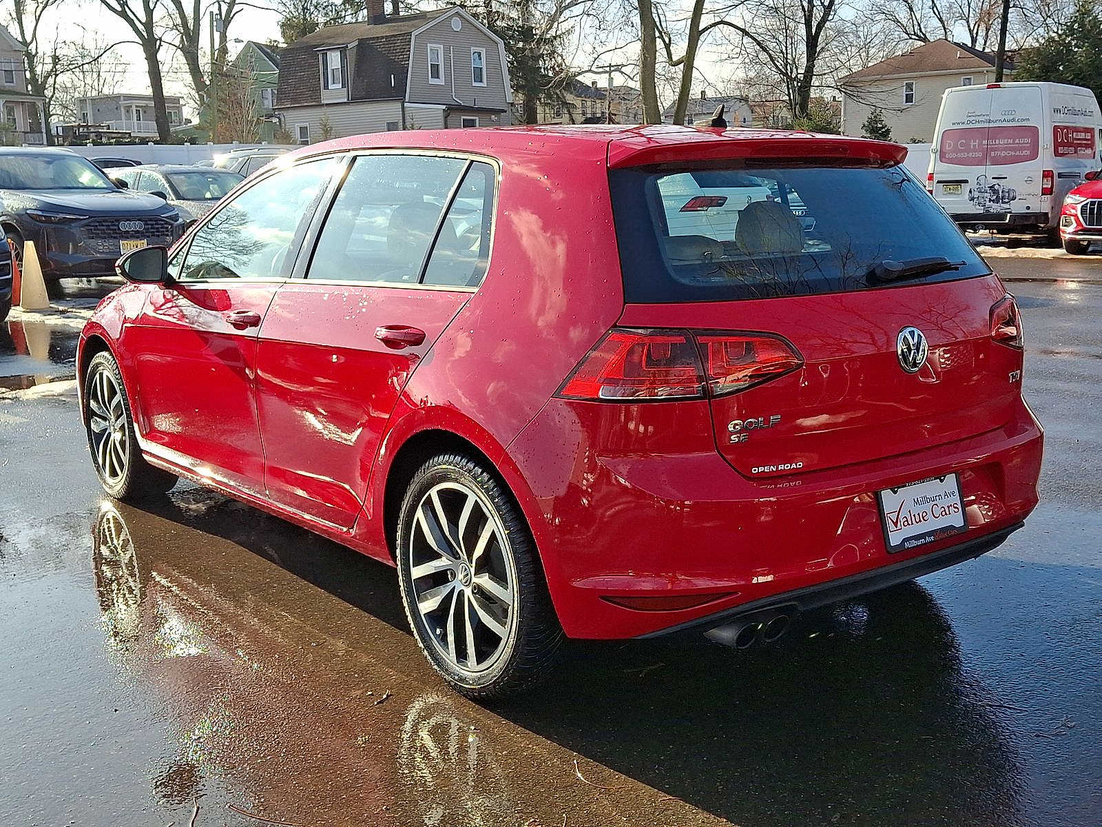 Thumbnail: 2016 Volkswagen Golf - 22