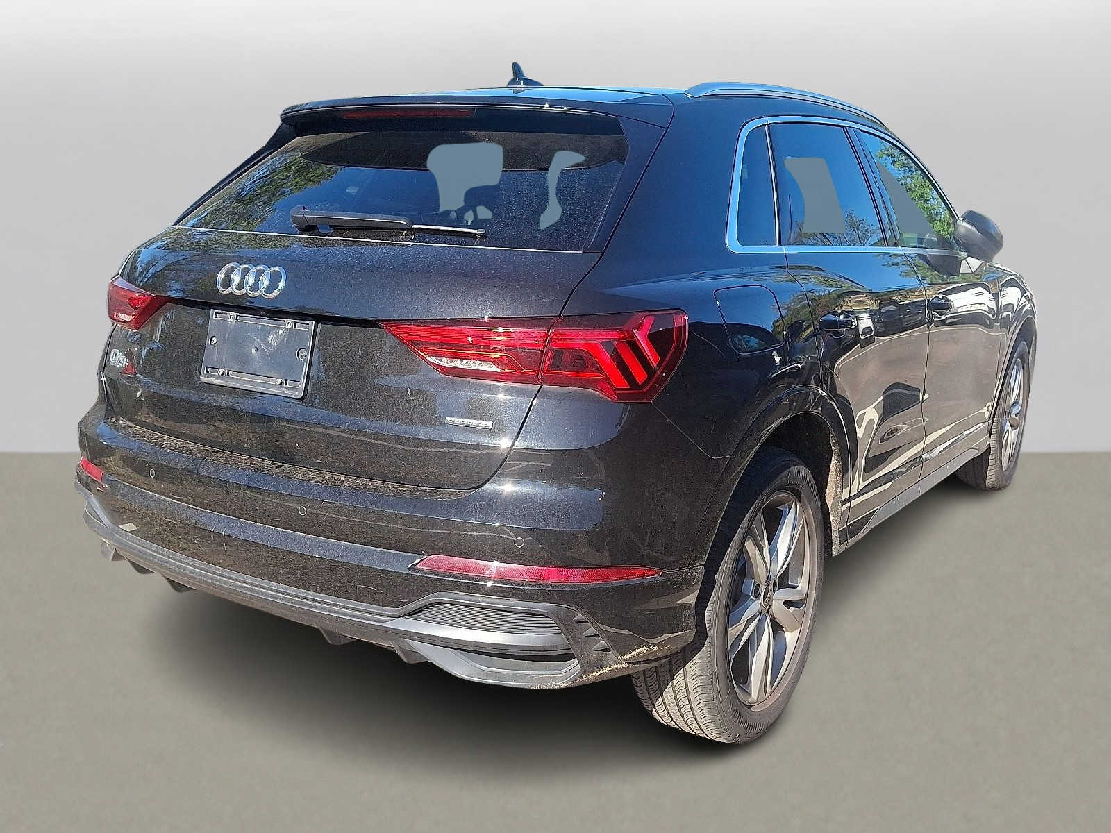 Thumbnail: 2022 Audi Q3 - 3