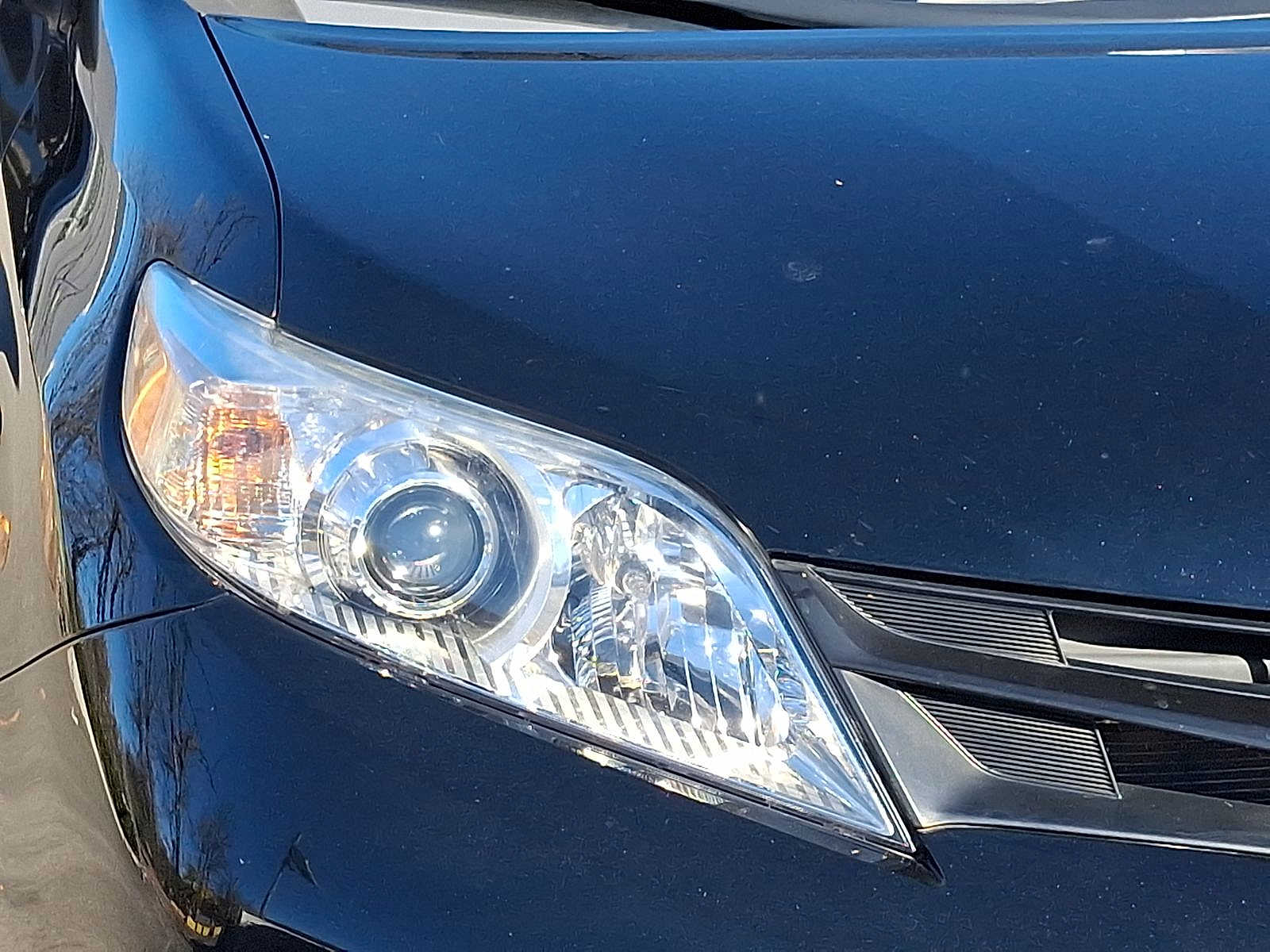 Thumbnail: 2020 Toyota Sienna - 28