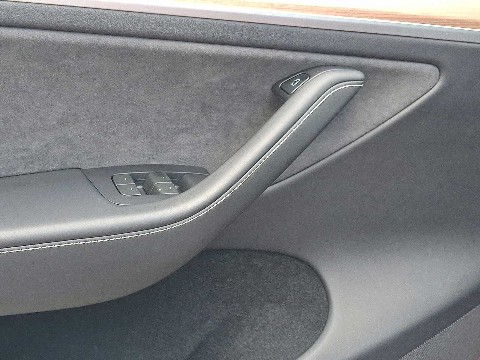 Thumbnail: 2024 Tesla Model Y - 10