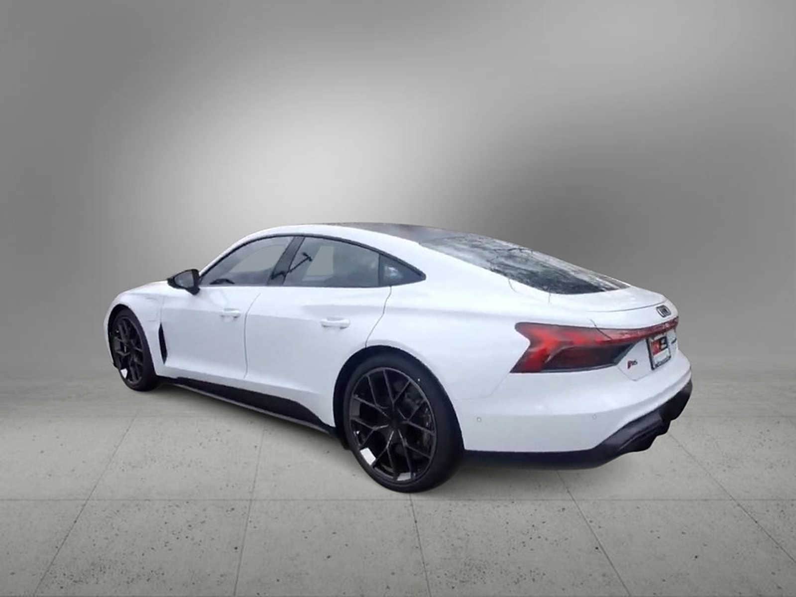 Thumbnail: 2025 Audi RS e-tron GT - 6