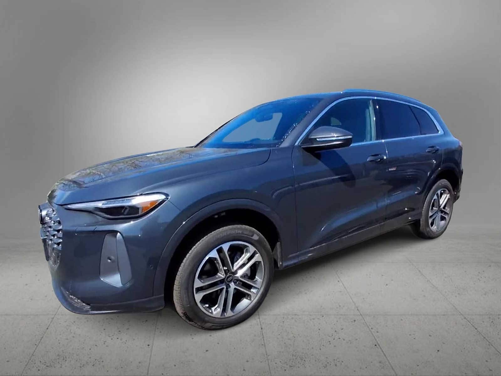 Thumbnail: 2026 Audi Q5 - 4
