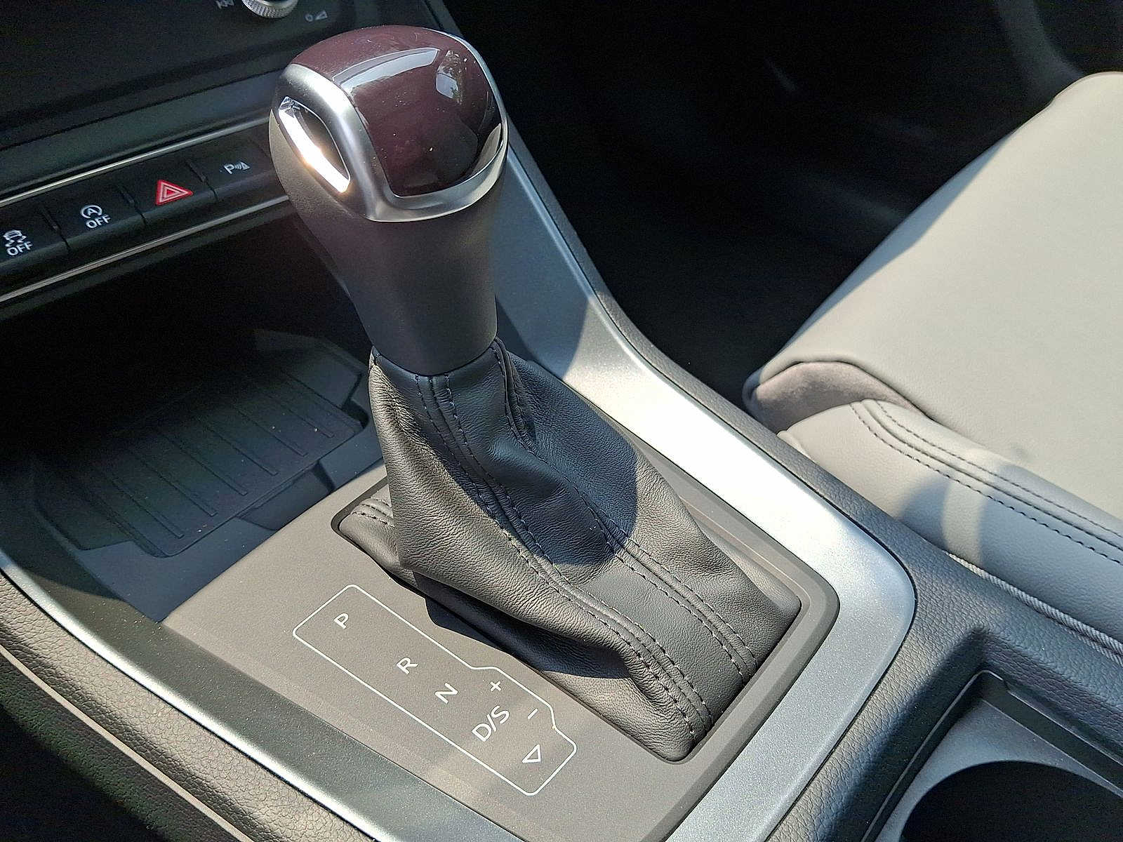 Thumbnail: 2025 Audi Q3 - 13