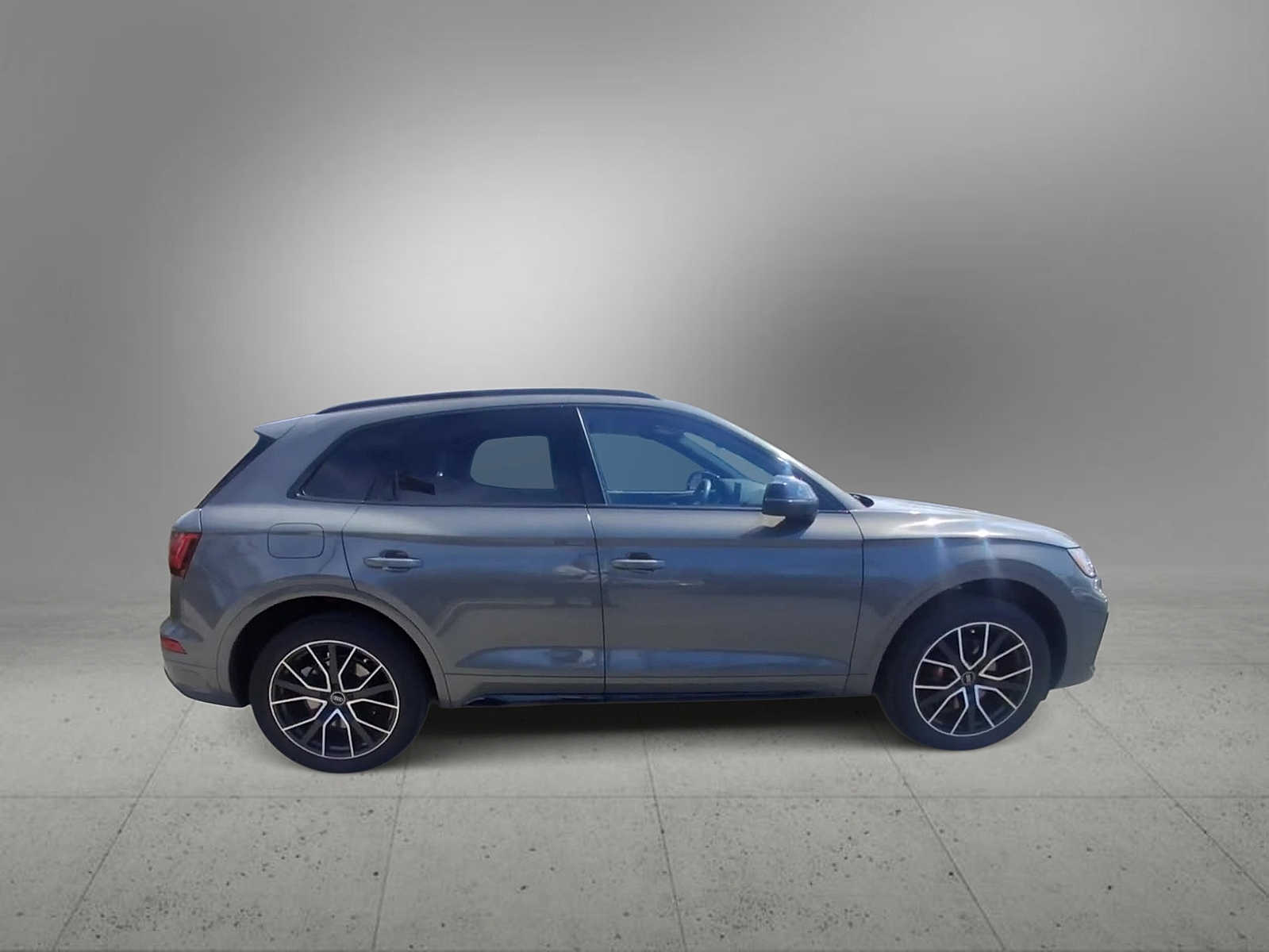 Thumbnail: 2023 Audi SQ5 - 9