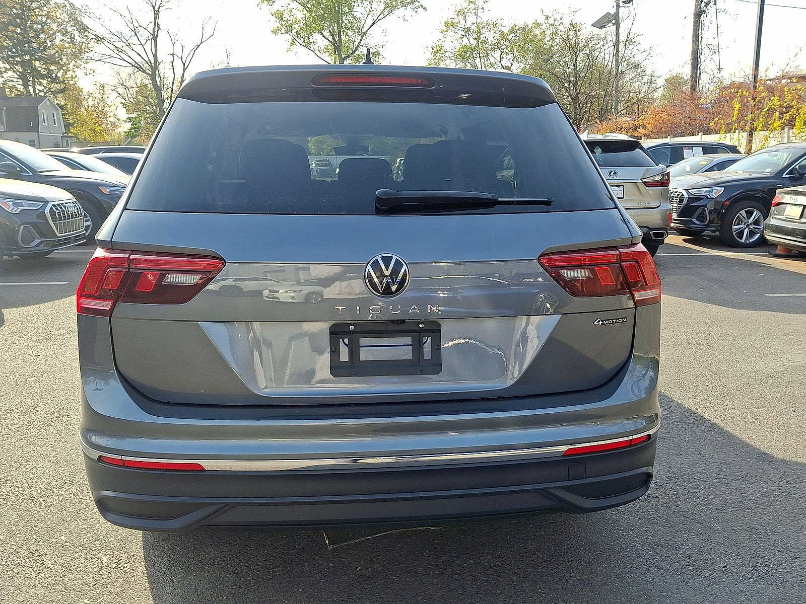 Thumbnail: 2024 Volkswagen Tiguan - 23