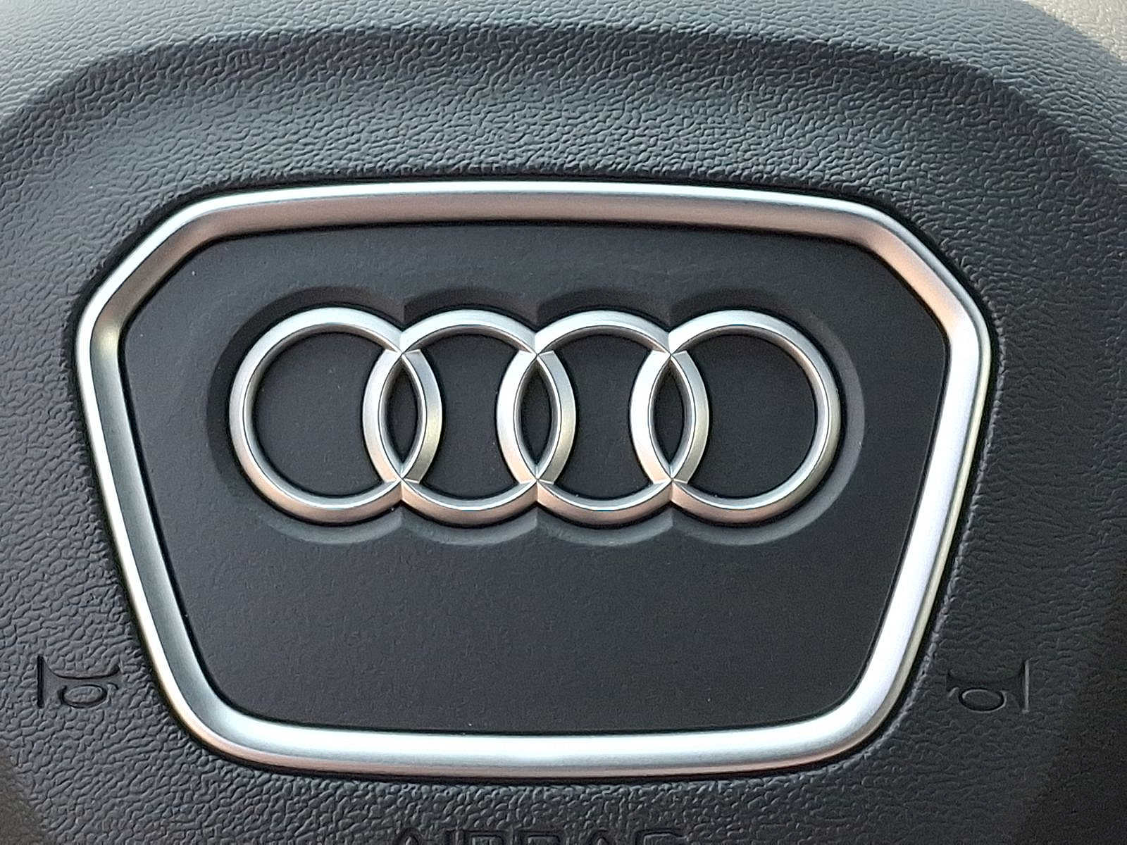 Thumbnail: 2025 Audi Q3 - 17