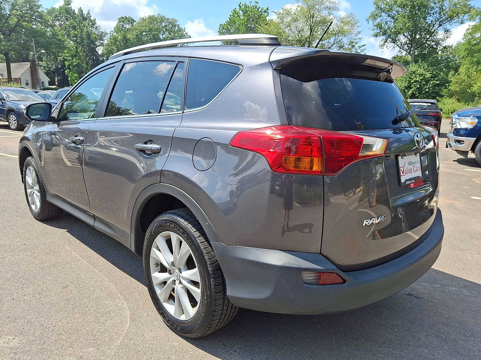 Thumbnail: 2013 Toyota RAV4 - 20