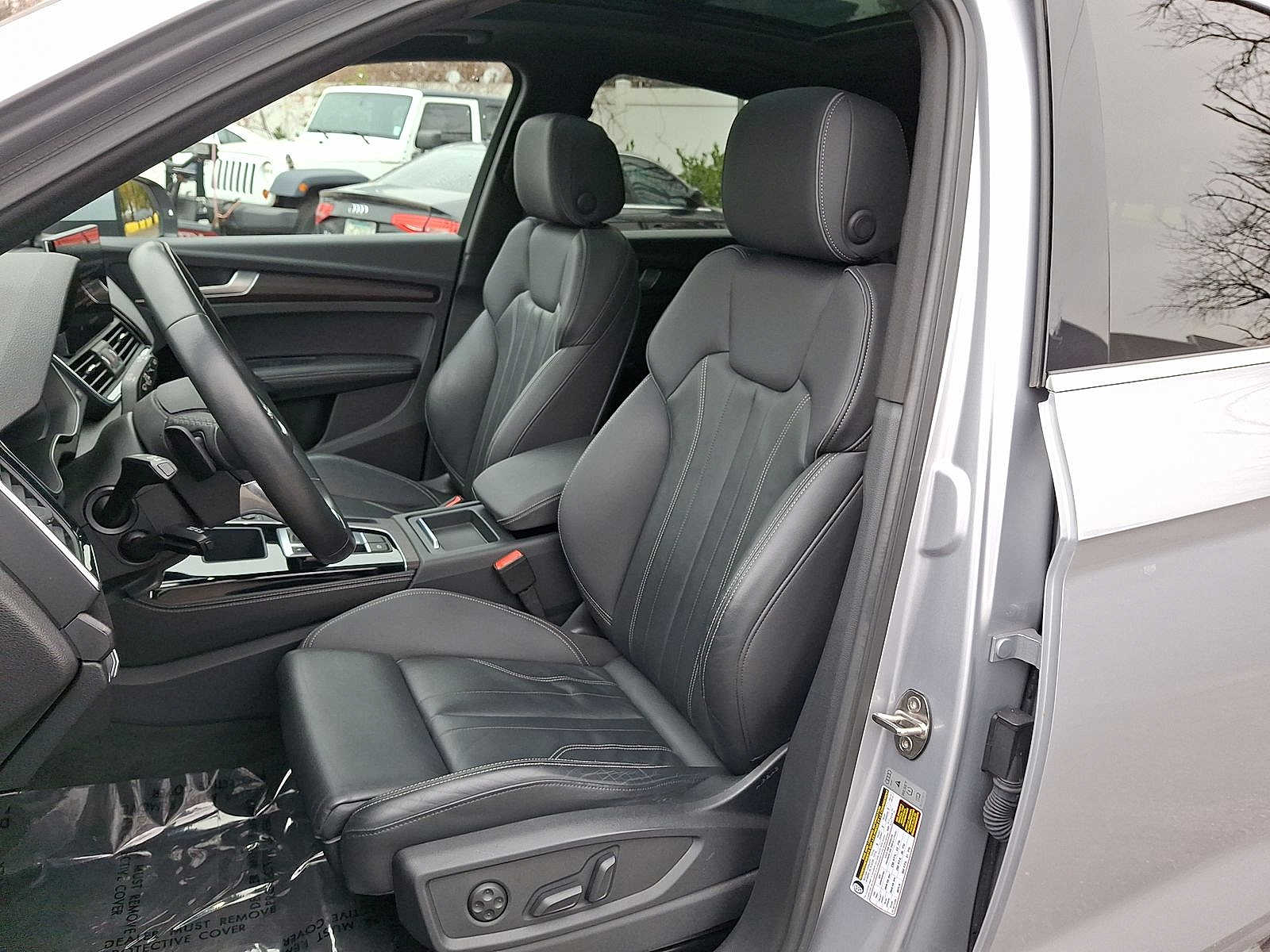 Thumbnail: 2022 Audi Q5 - 11