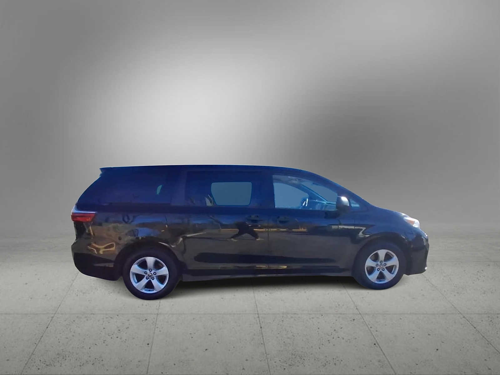 Thumbnail: 2020 Toyota Sienna - 9