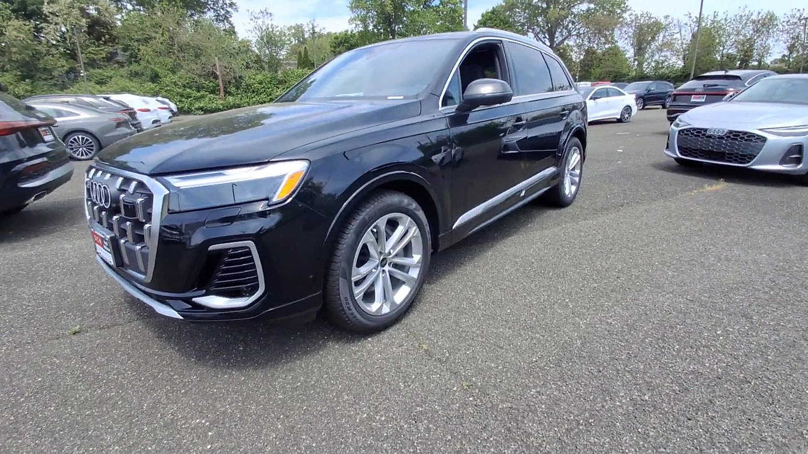 Thumbnail: 2026 Audi Q7 - 4