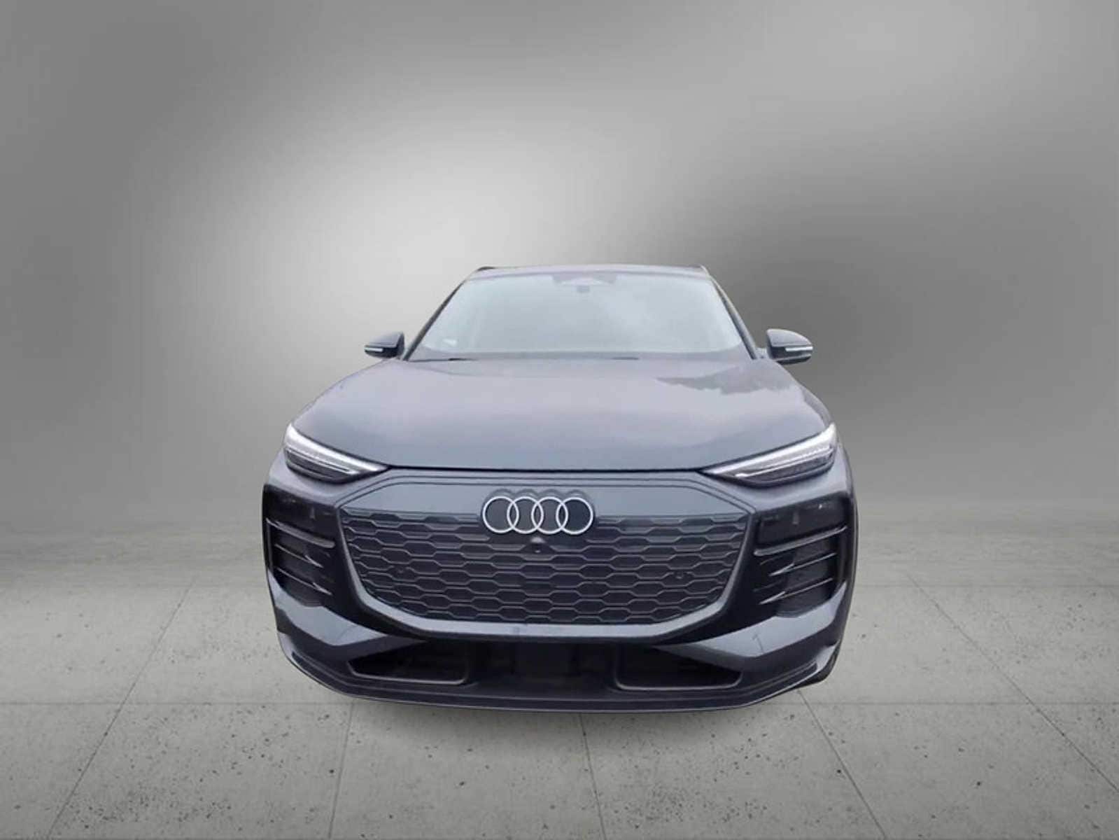Thumbnail: 2025 Audi Q6 e-tron - 3
