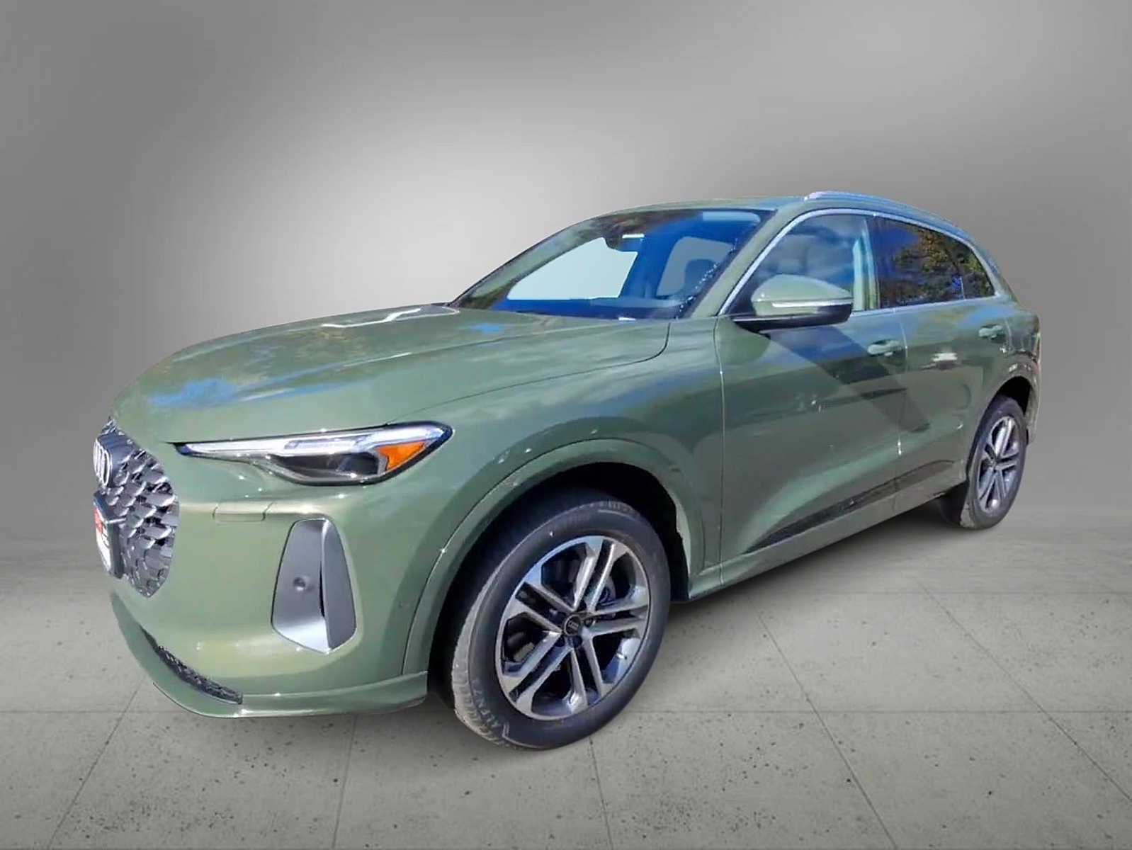 Thumbnail: 2025 Audi Q5 - 4