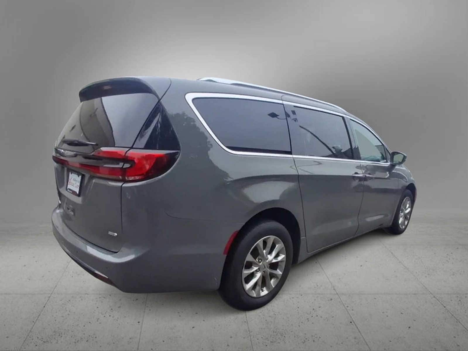 2021 Chrysler Pacifica Touring L 8
