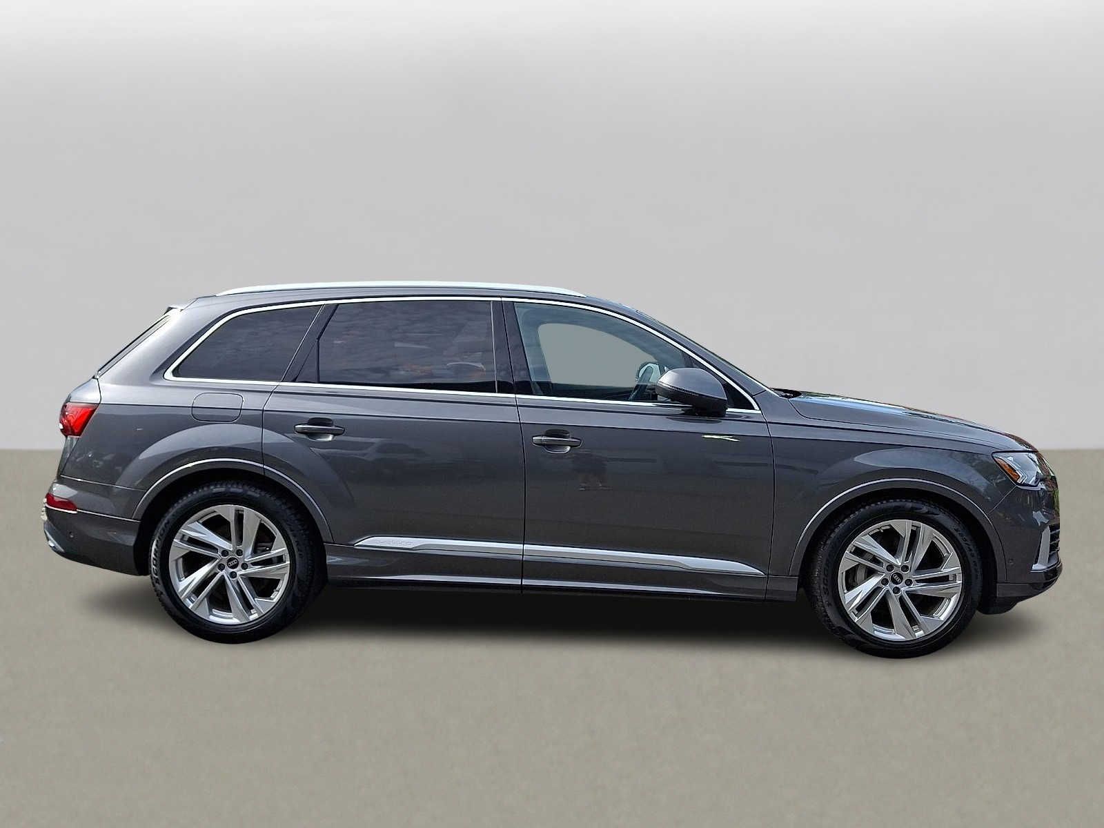 Thumbnail: 2023 Audi Q7 - 3