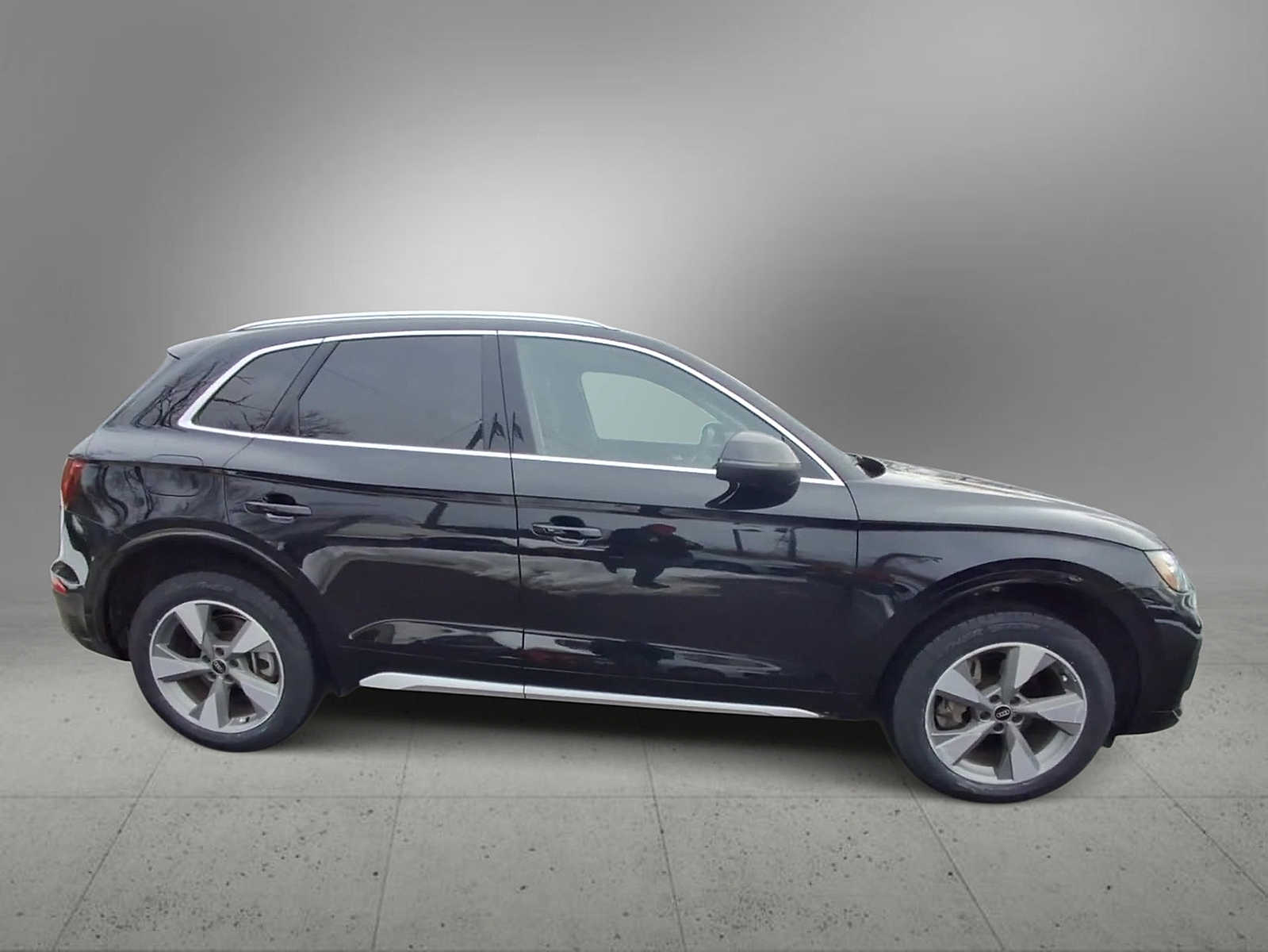 Thumbnail: 2023 Audi Q5 - 9
