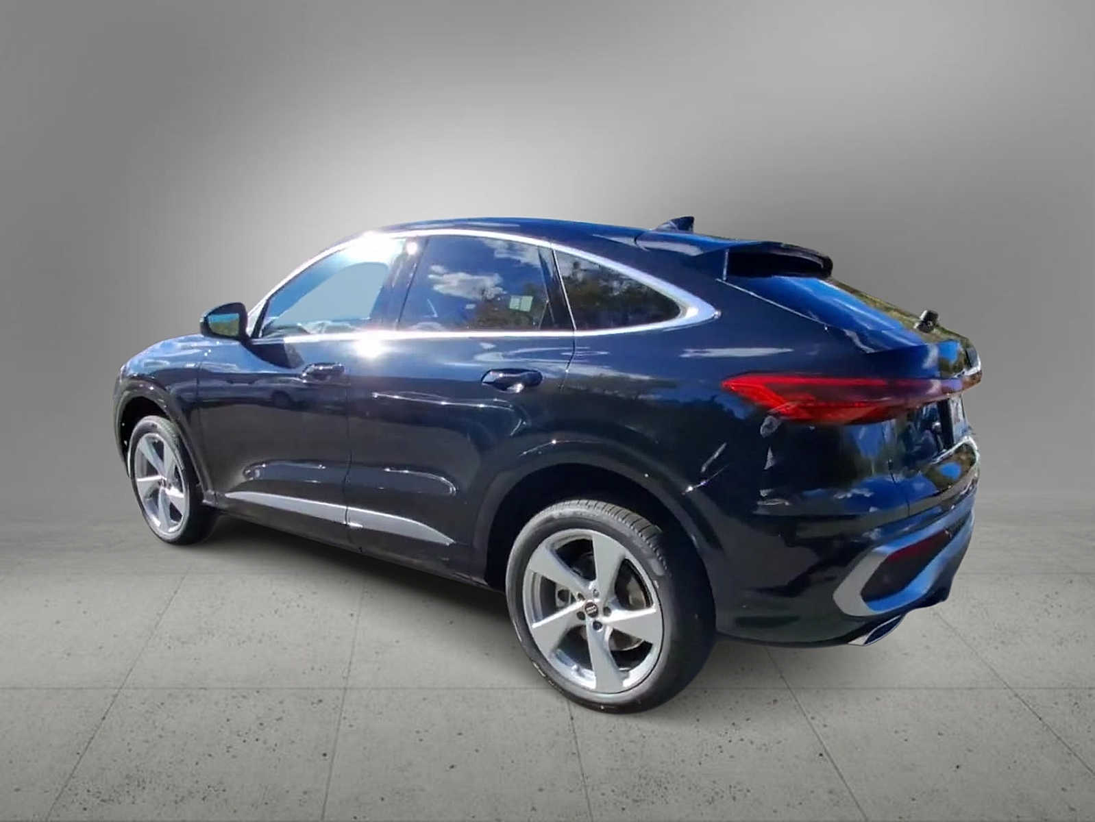 Thumbnail: 2025 Audi Q5 - 6