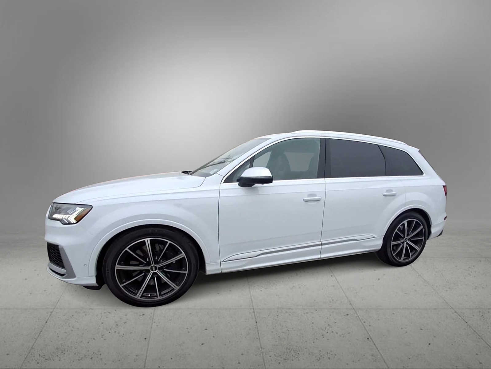 Thumbnail: 2022 Audi SQ7 - 3