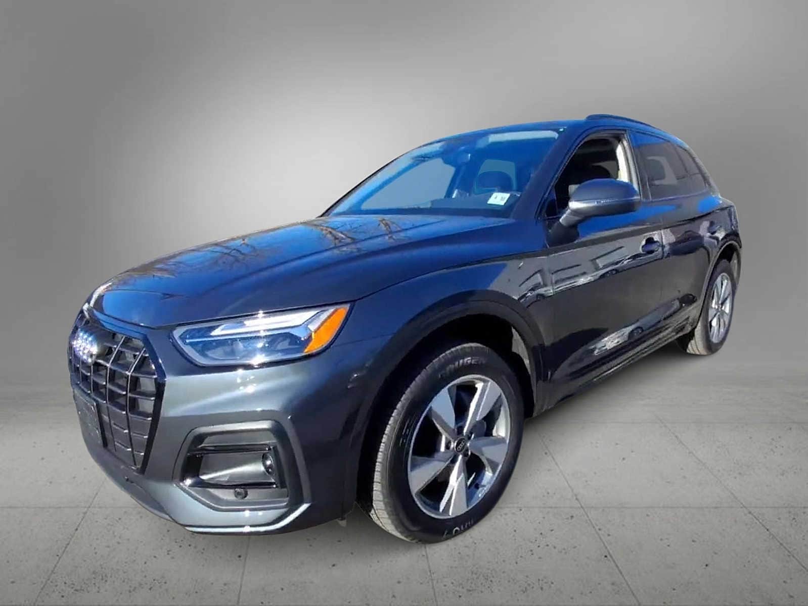 Thumbnail: 2025 Audi Q5 - 3