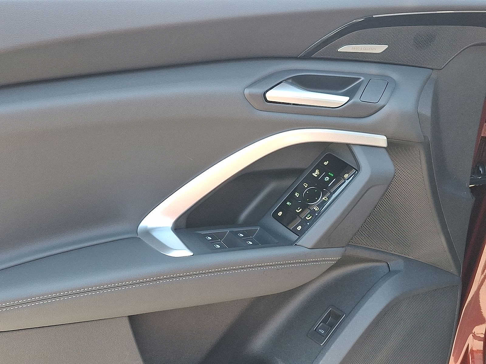 Thumbnail: 2025 Audi Q5 - 10