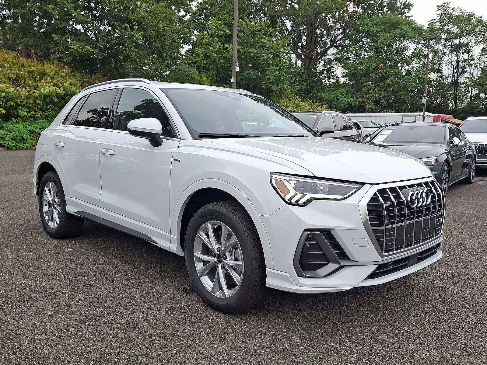 Thumbnail: 2025 Audi Q3 - 10