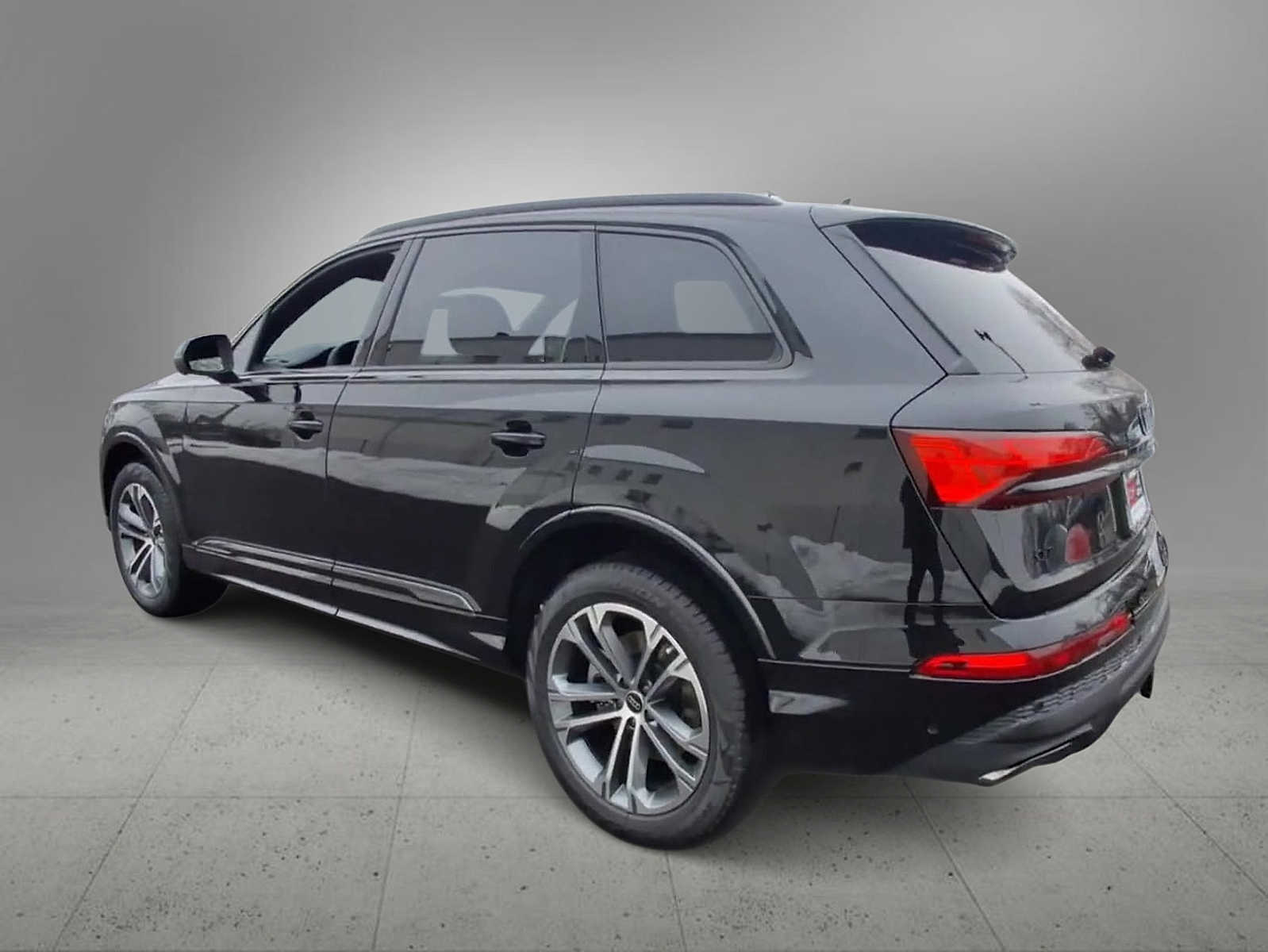 Thumbnail: 2026 Audi Q7 - 6