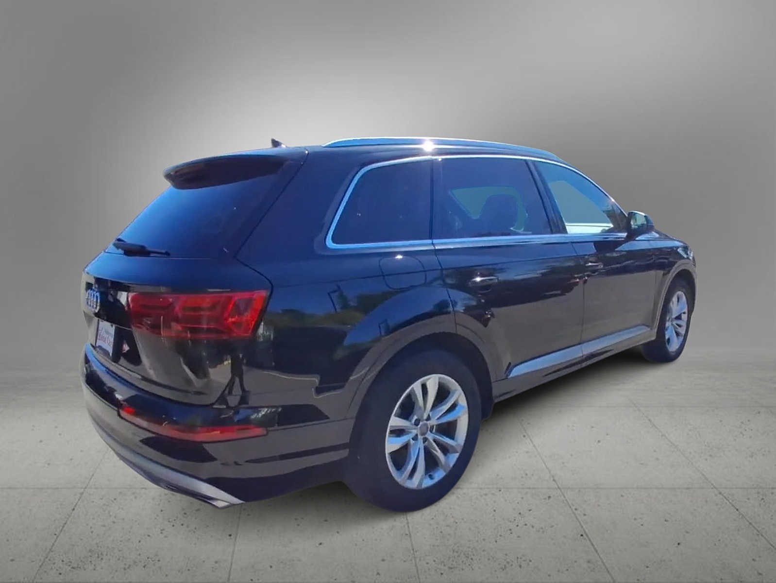 Thumbnail: 2019 Audi Q7 - 8