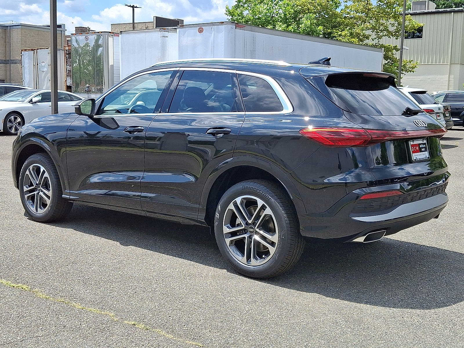 Thumbnail: 2025 Audi Q5 - 11
