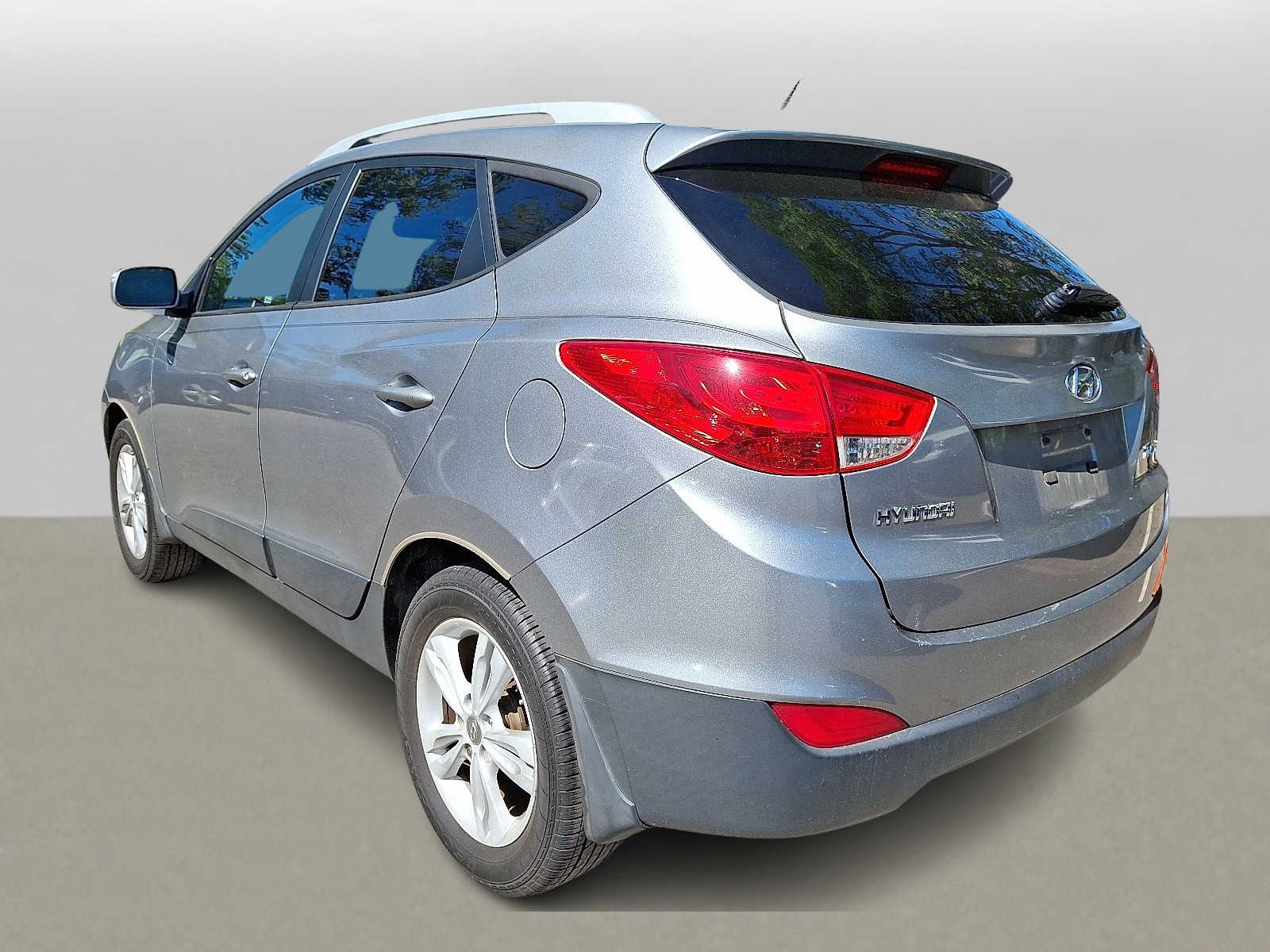 Thumbnail: 2013 Hyundai Tucson - 4