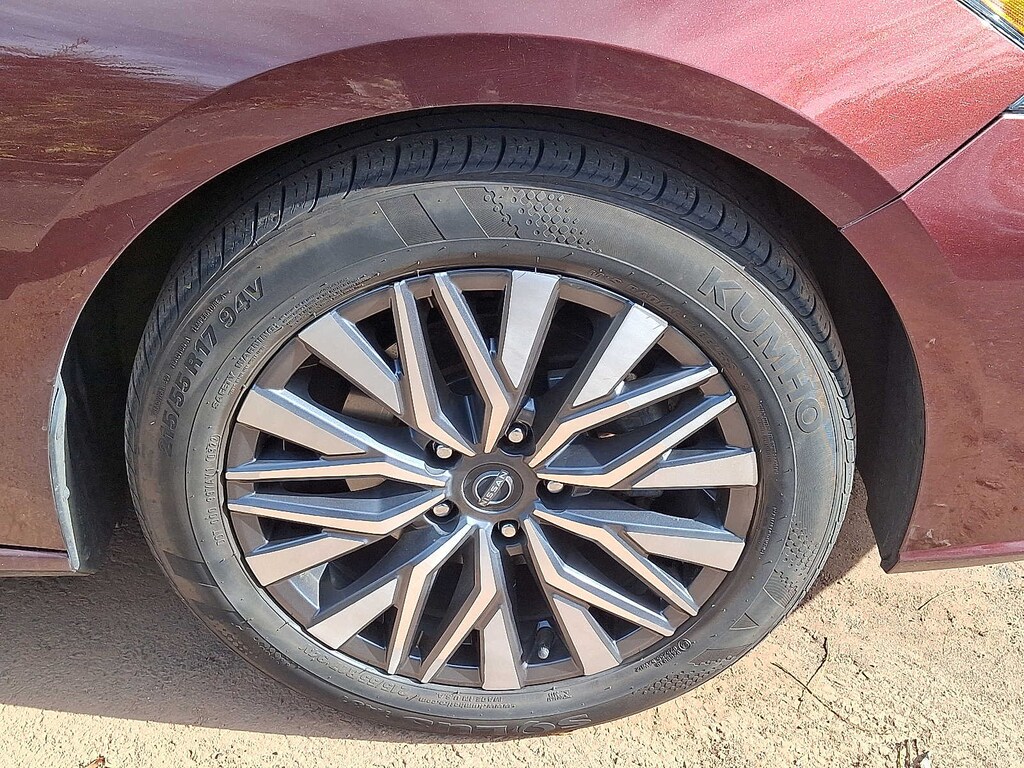 Used 2023 Nissan Altima 2.5 SV Sedan