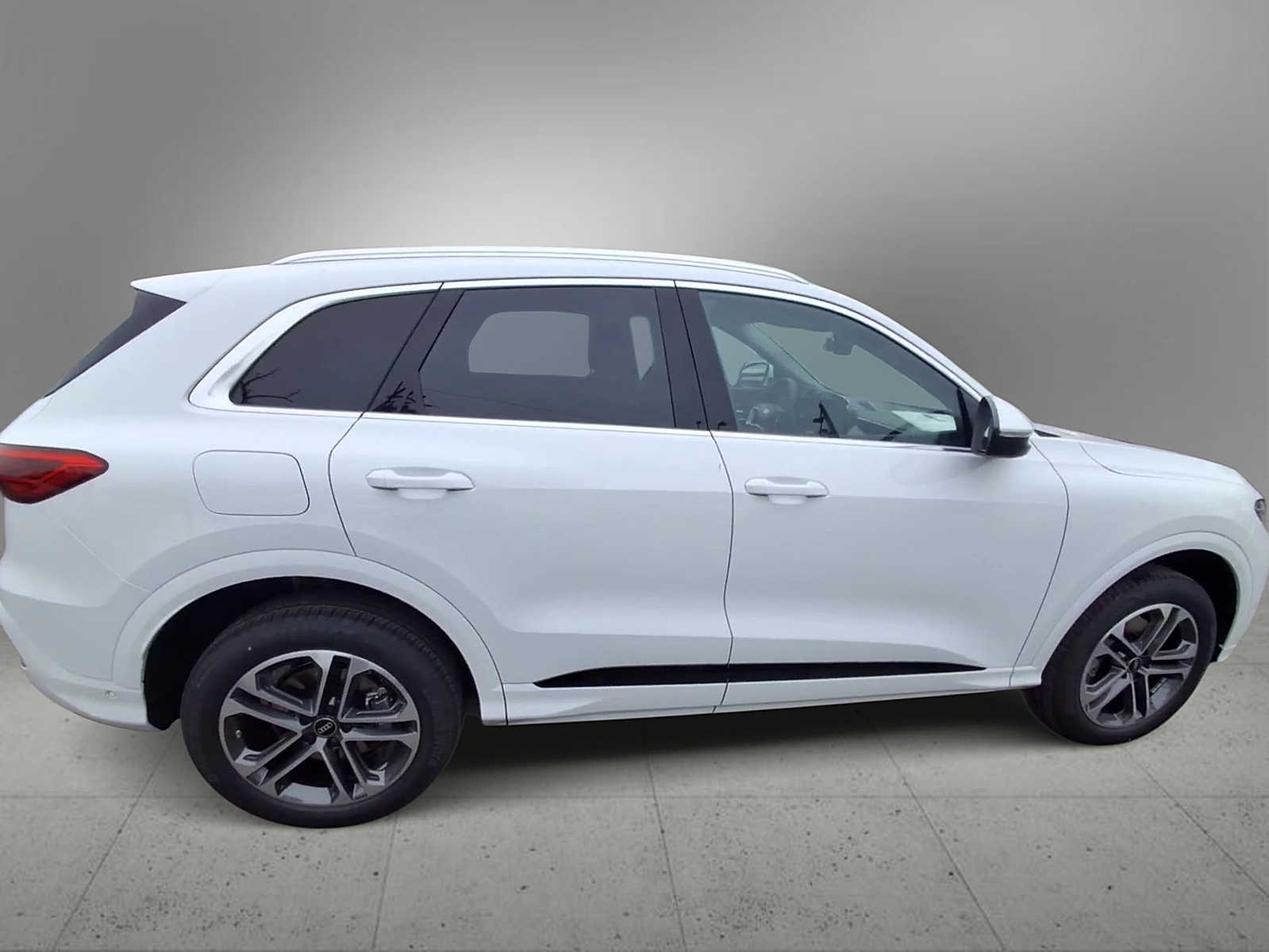 Thumbnail: 2026 Audi Q5 - 9