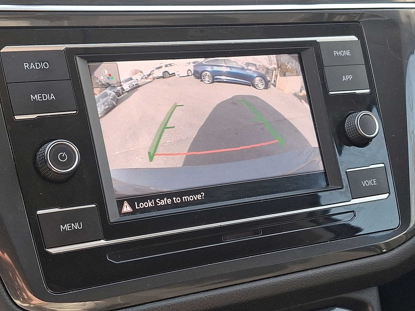 Thumbnail: 2024 Volkswagen Tiguan - 15