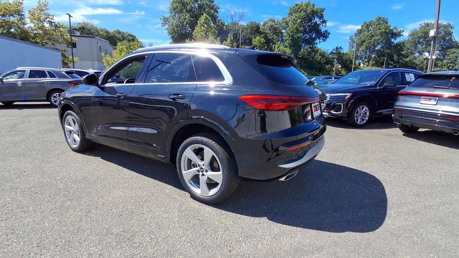 Thumbnail: 2025 Audi Q5 - 6