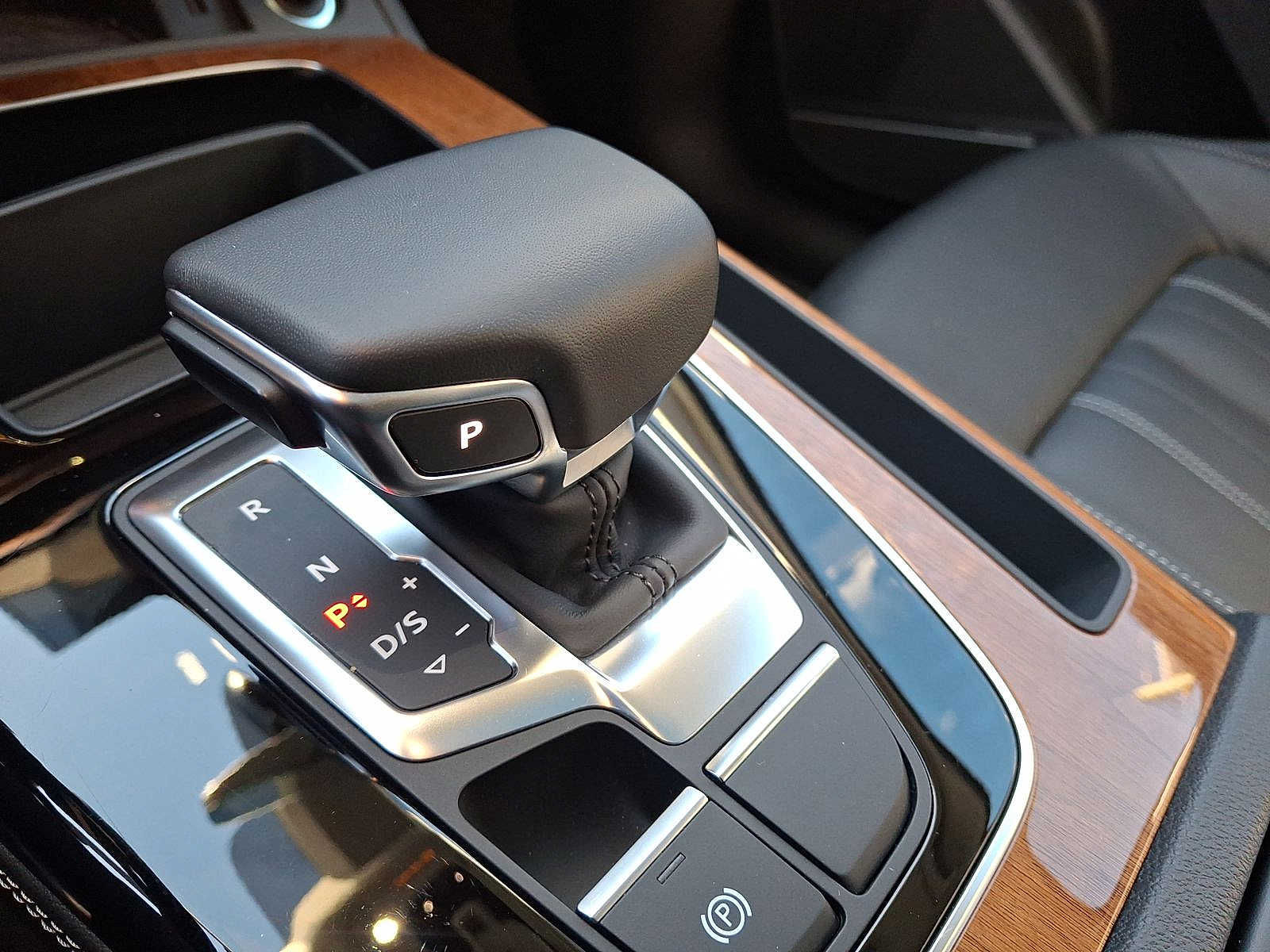 Thumbnail: 2022 Audi Q5 - 12