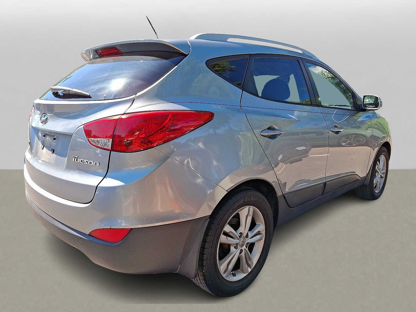 Thumbnail: 2013 Hyundai Tucson - 3