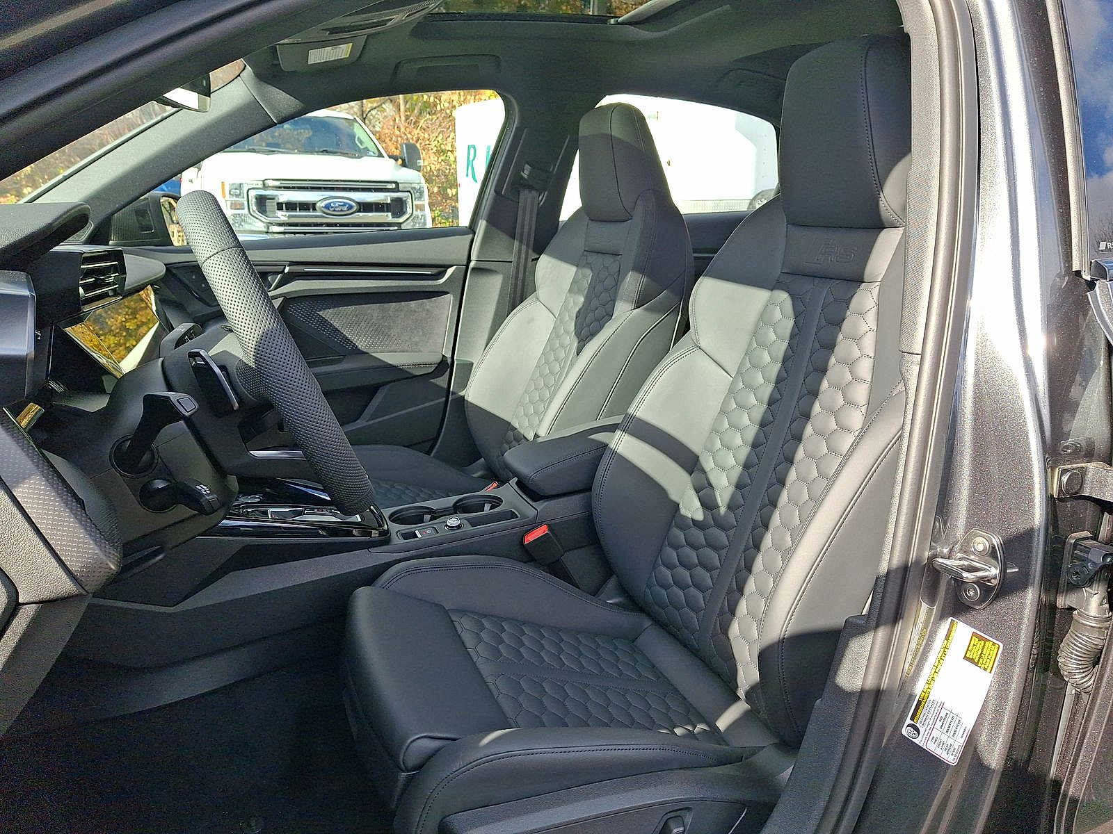 Thumbnail: 2025 Audi RS 3 - 13