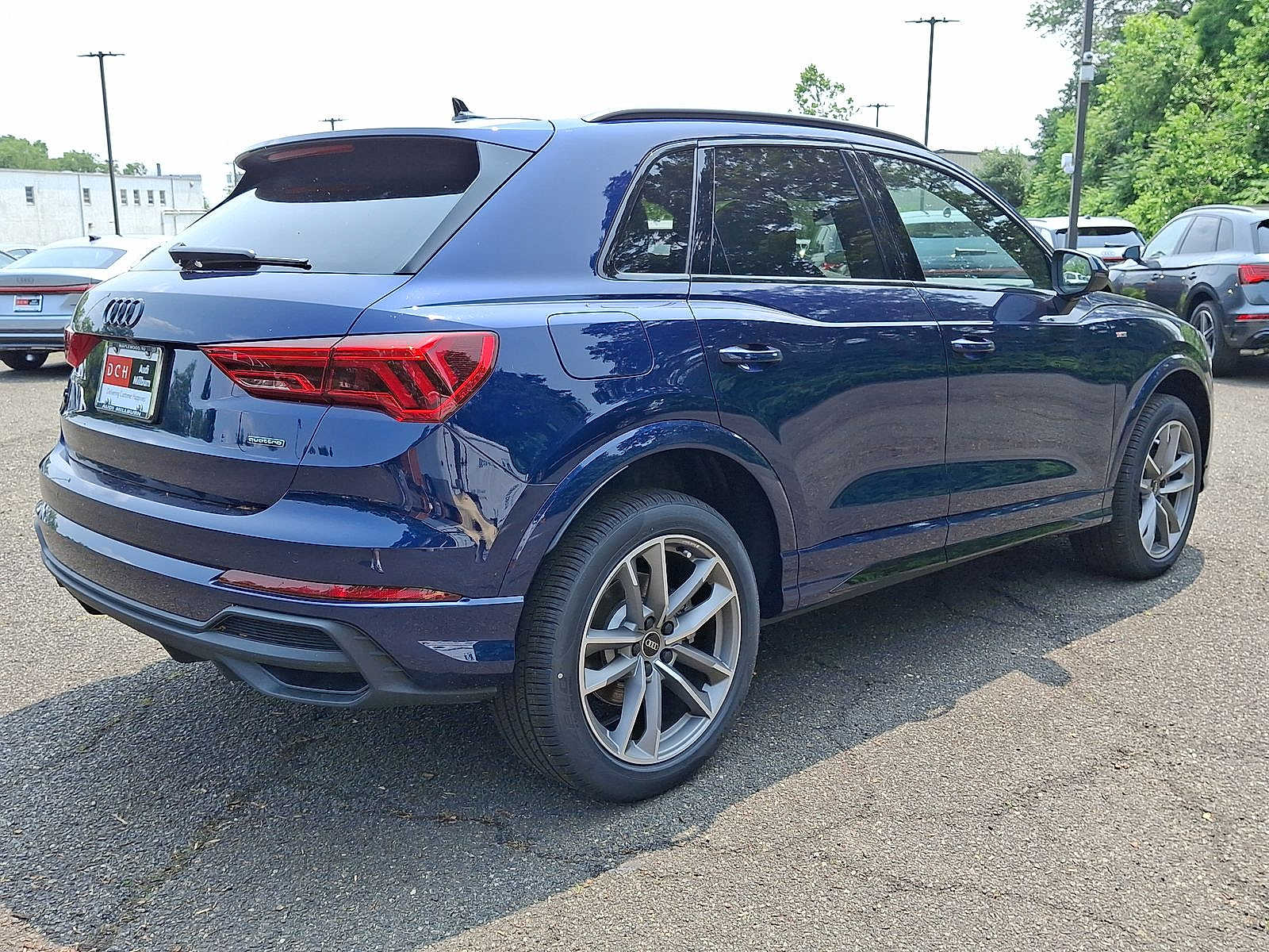 Thumbnail: 2025 Audi Q3 - 12