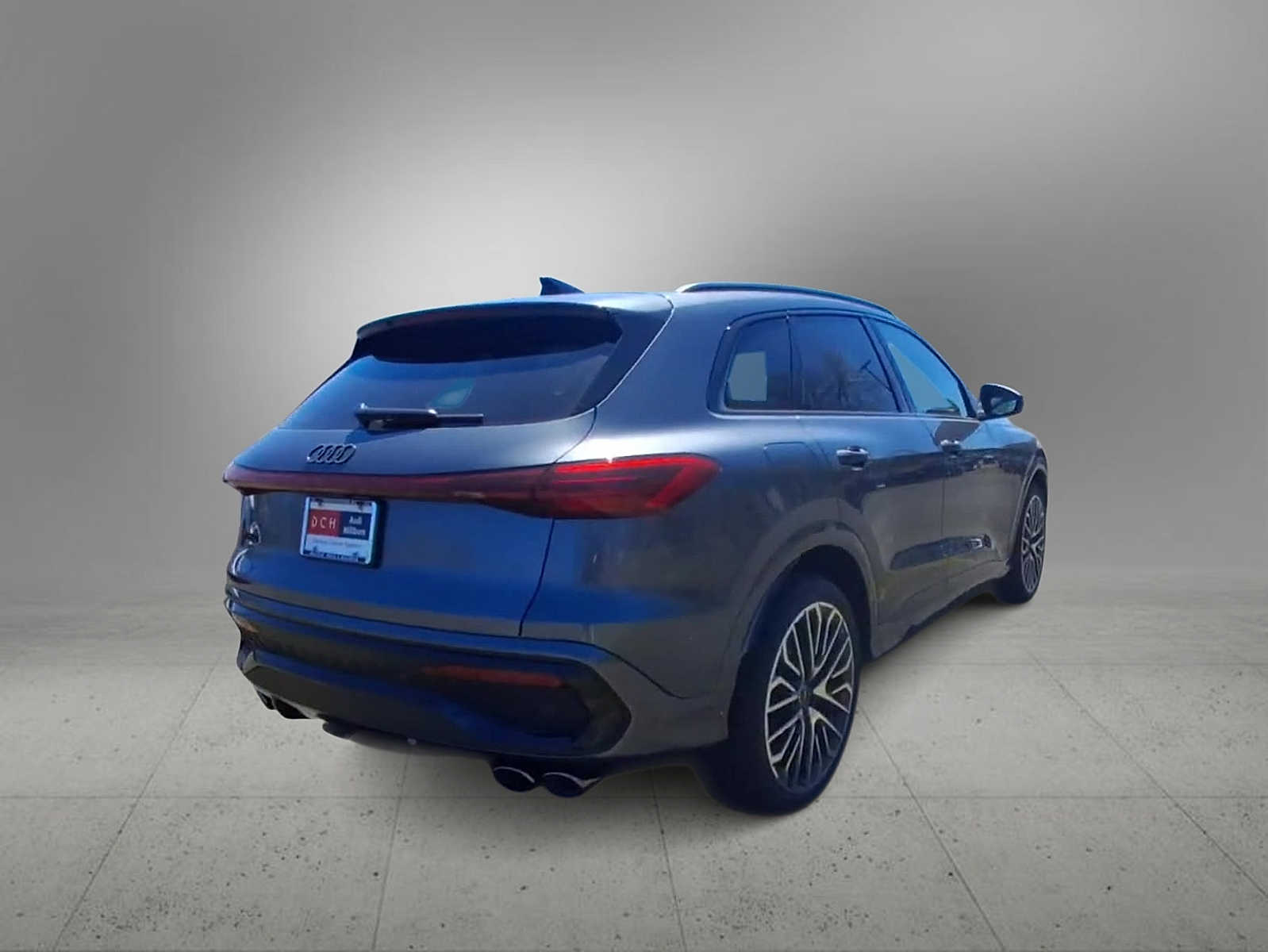 Thumbnail: 2025 Audi SQ5 - 8