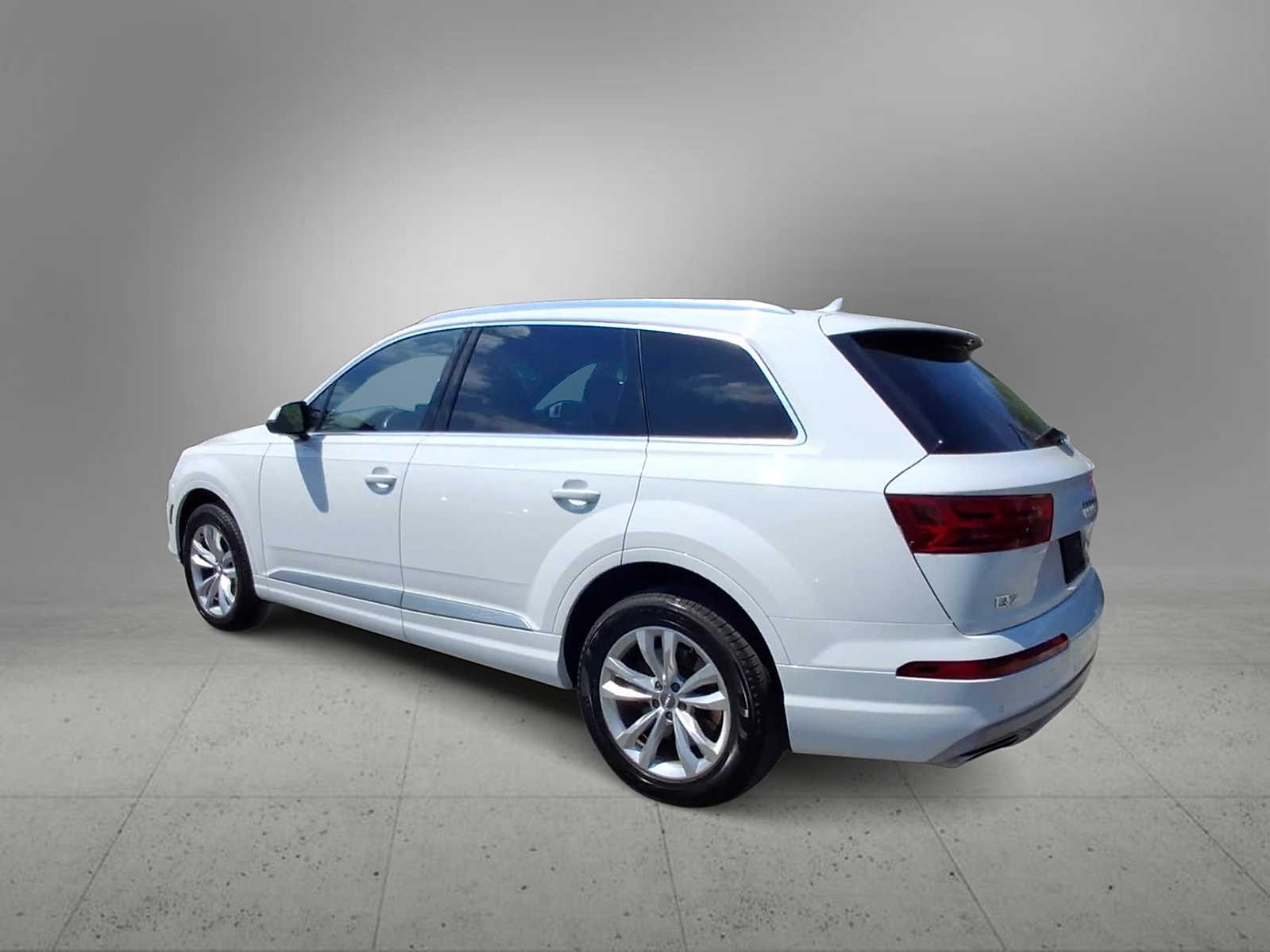 Thumbnail: 2017 Audi Q7 - 6