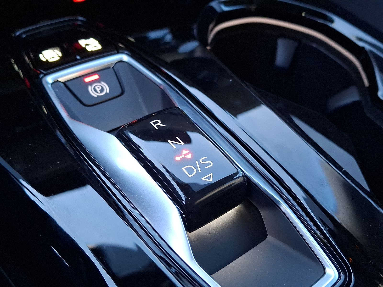 Thumbnail: 2025 Audi Q5 - 14