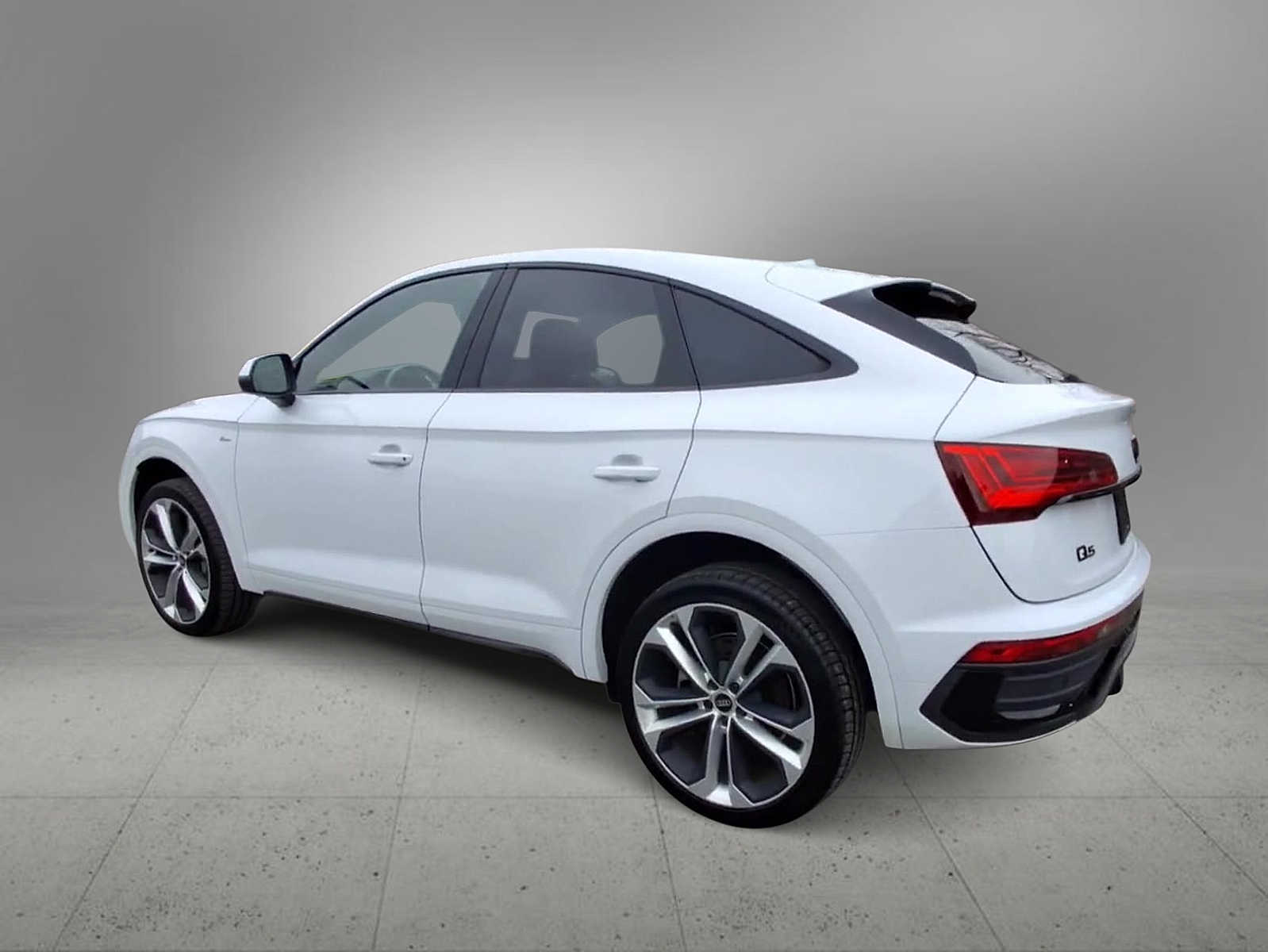 Thumbnail: 2022 Audi Q5 - 6
