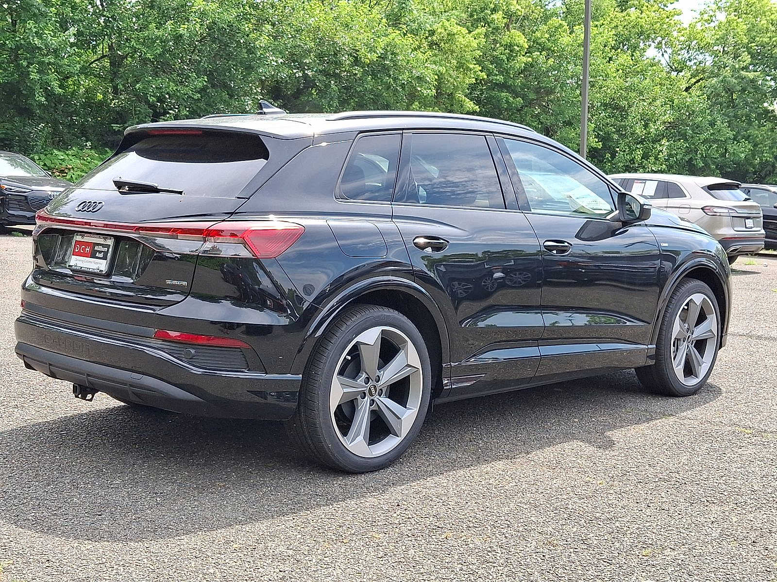 Thumbnail: 2025 Audi Q4 e-tron - 12