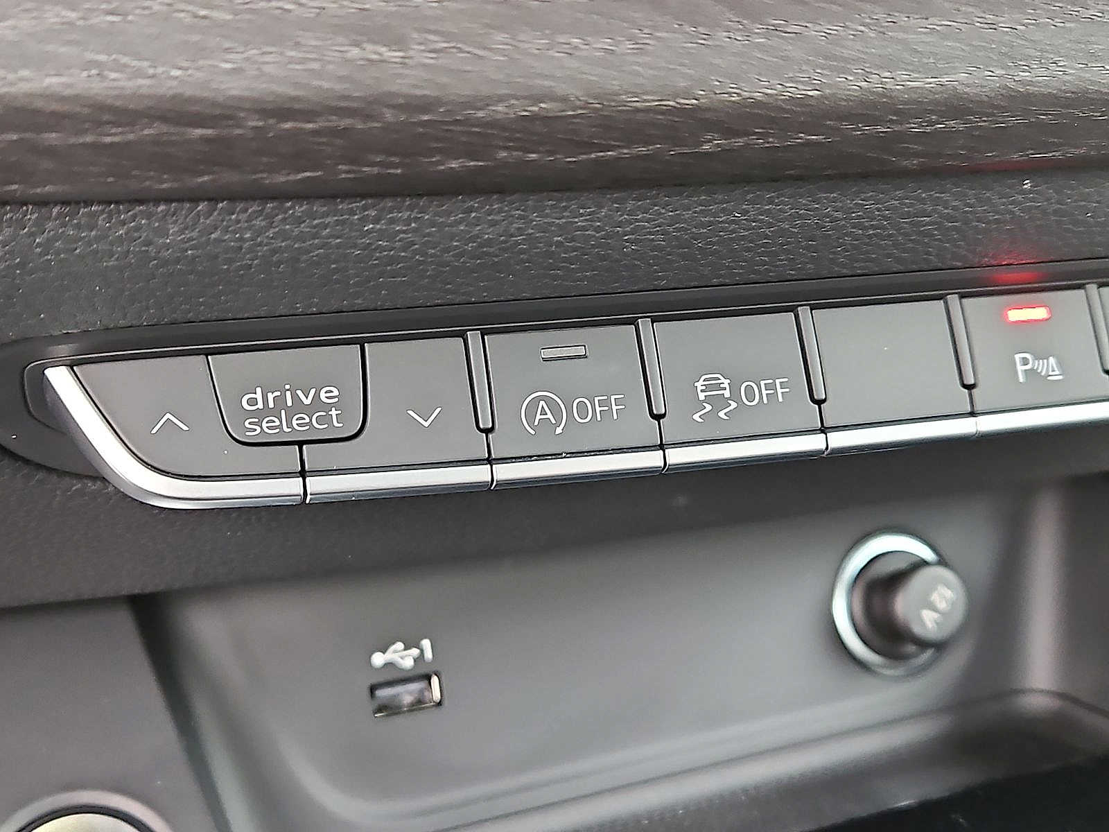 Thumbnail: 2023 Audi A4 - 19