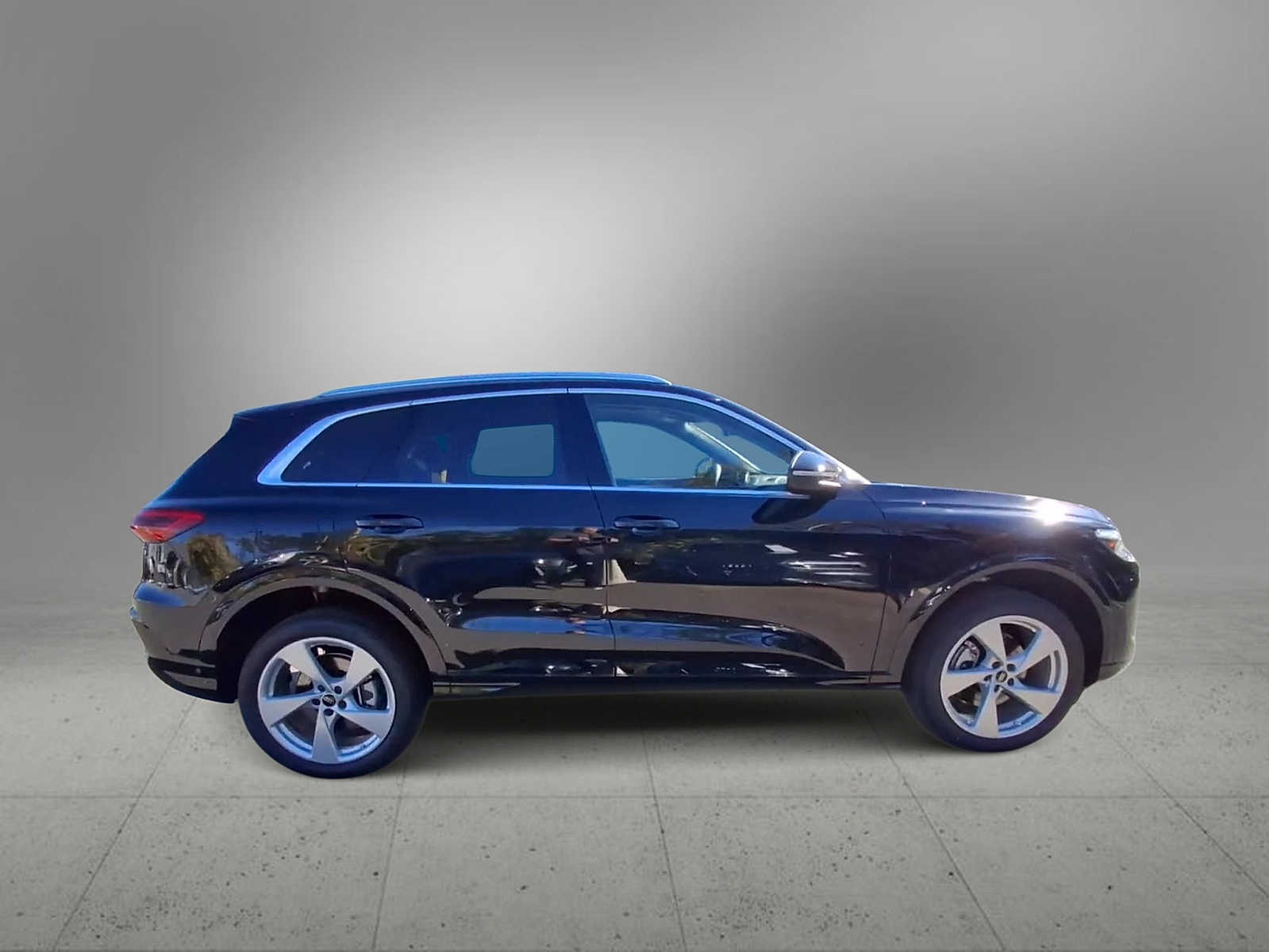 Thumbnail: 2025 Audi Q5 - 9