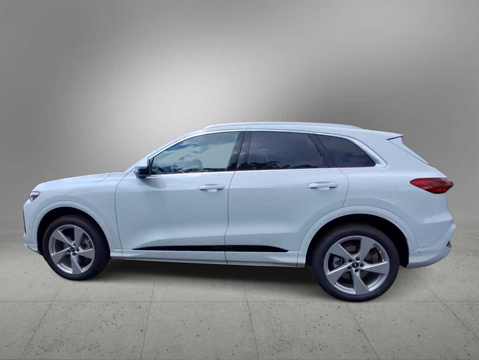 Thumbnail: 2025 Audi Q5 - 5