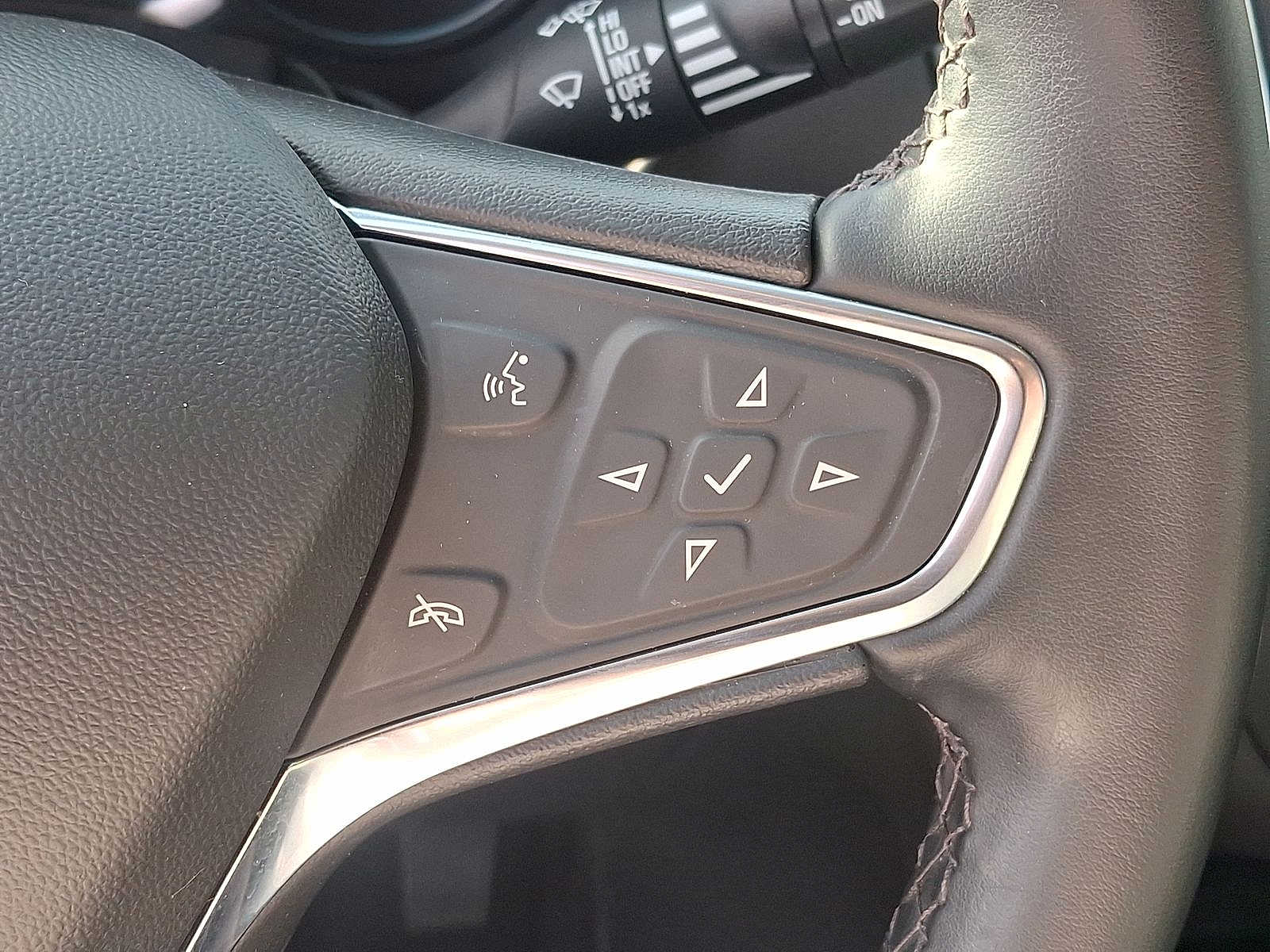 Thumbnail: 2024 Chevrolet Equinox - 18