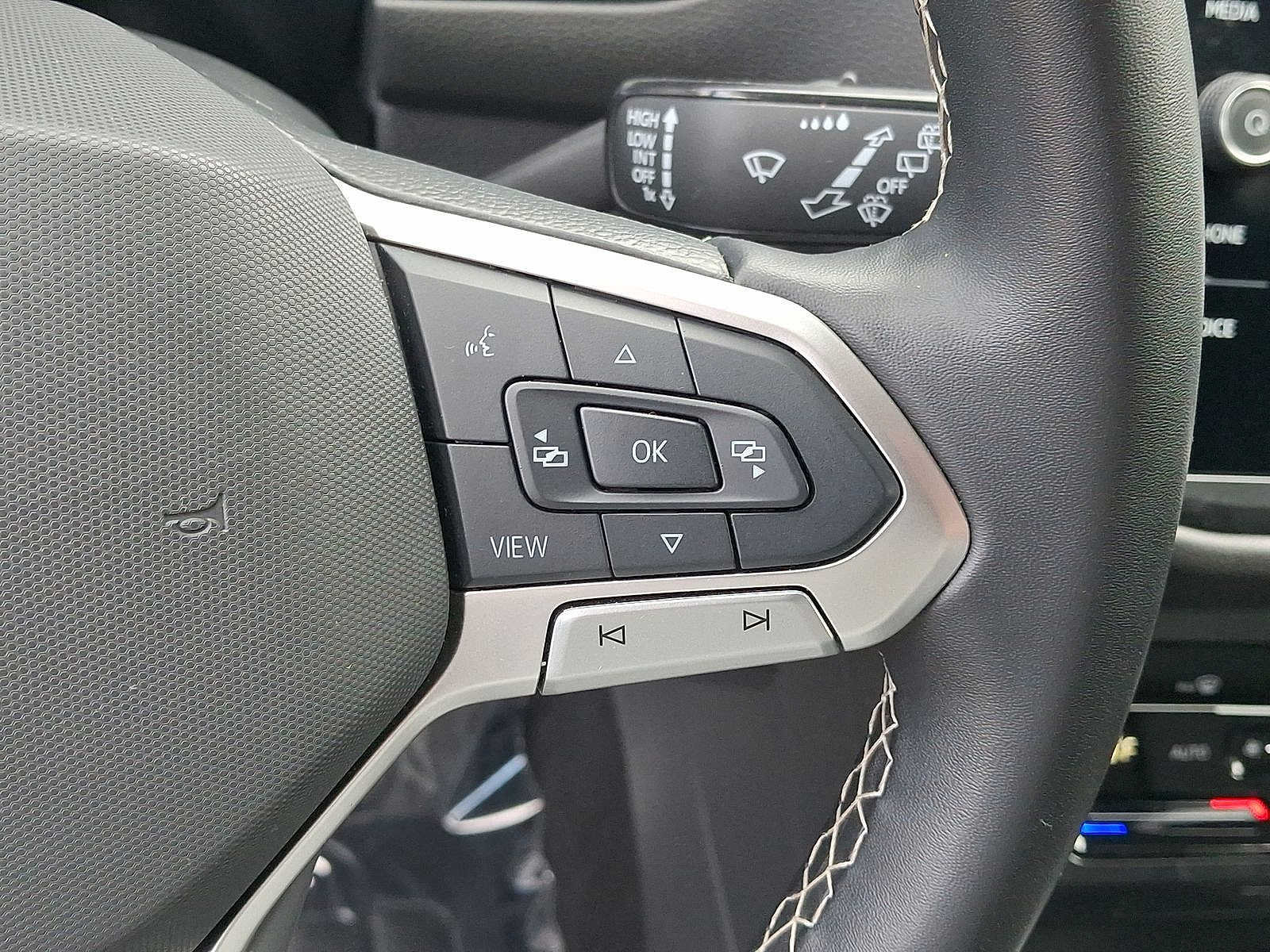 Thumbnail: 2024 Volkswagen Tiguan - 18